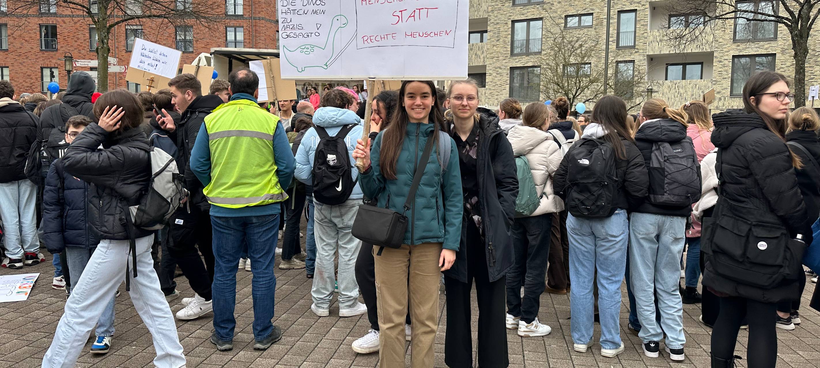 1.400 Schüler demonstrieren für Freiheit und Demokratie