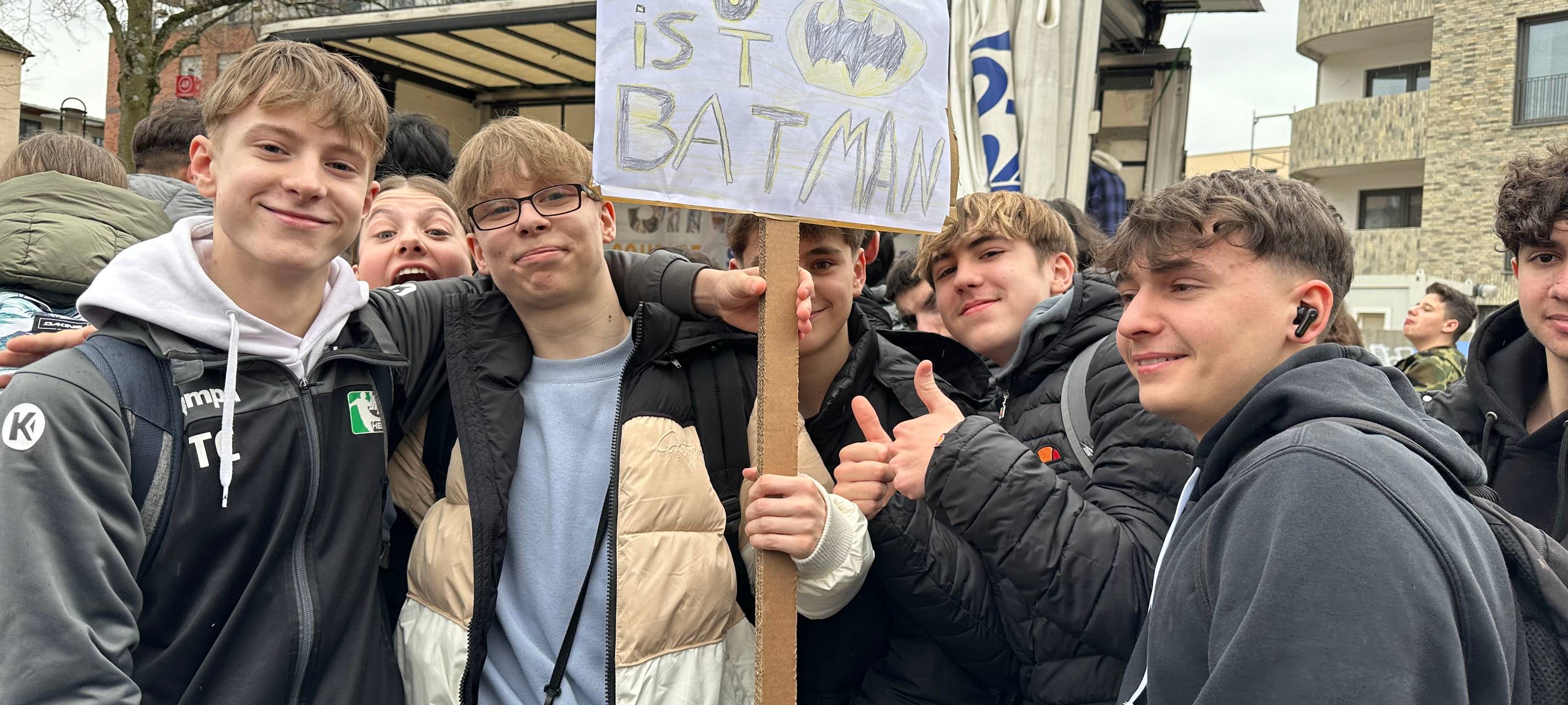 1.400 Schüler demonstrieren für Freiheit und Demokratie