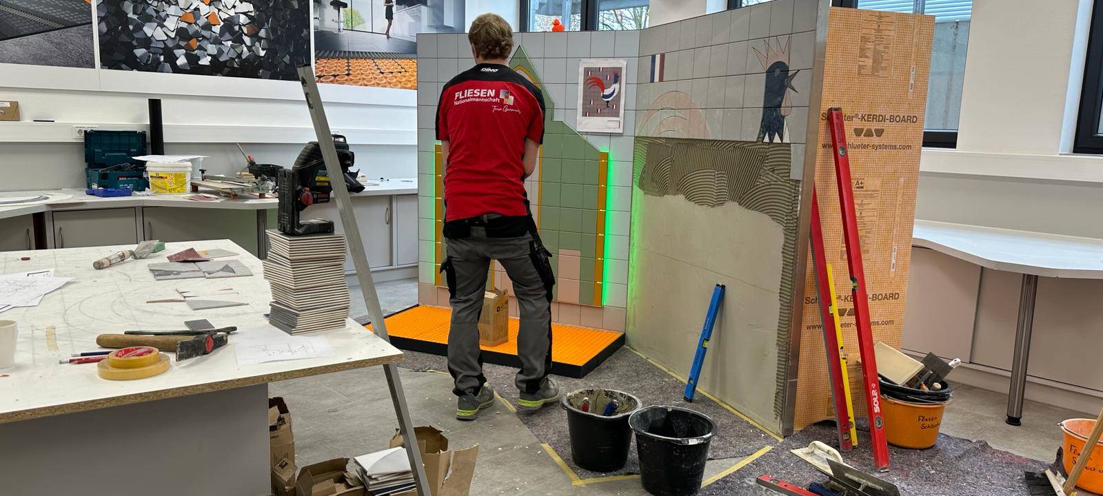 Fliesen-Nationalmannschaft trainiert in Iserlohn für WM