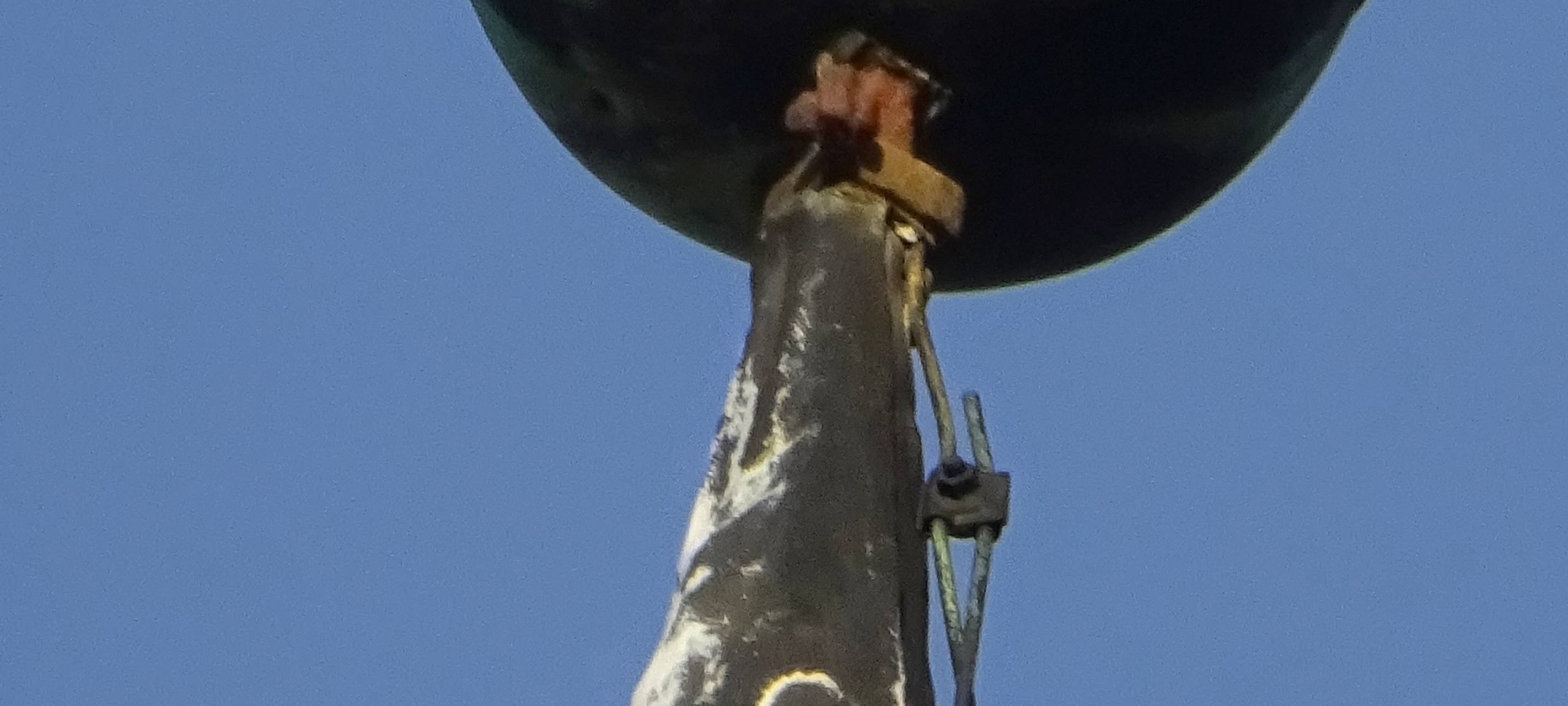 Wetterhahn in Hemer gesichert