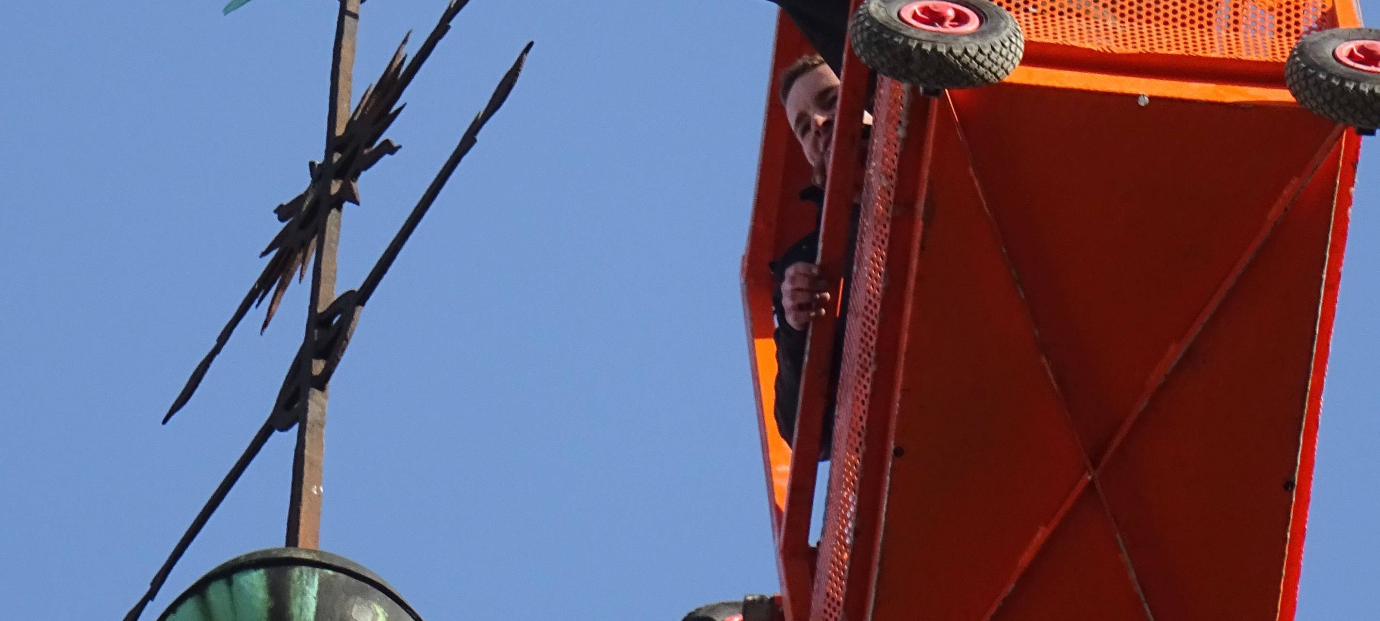 Wetterhahn in Hemer gesichert