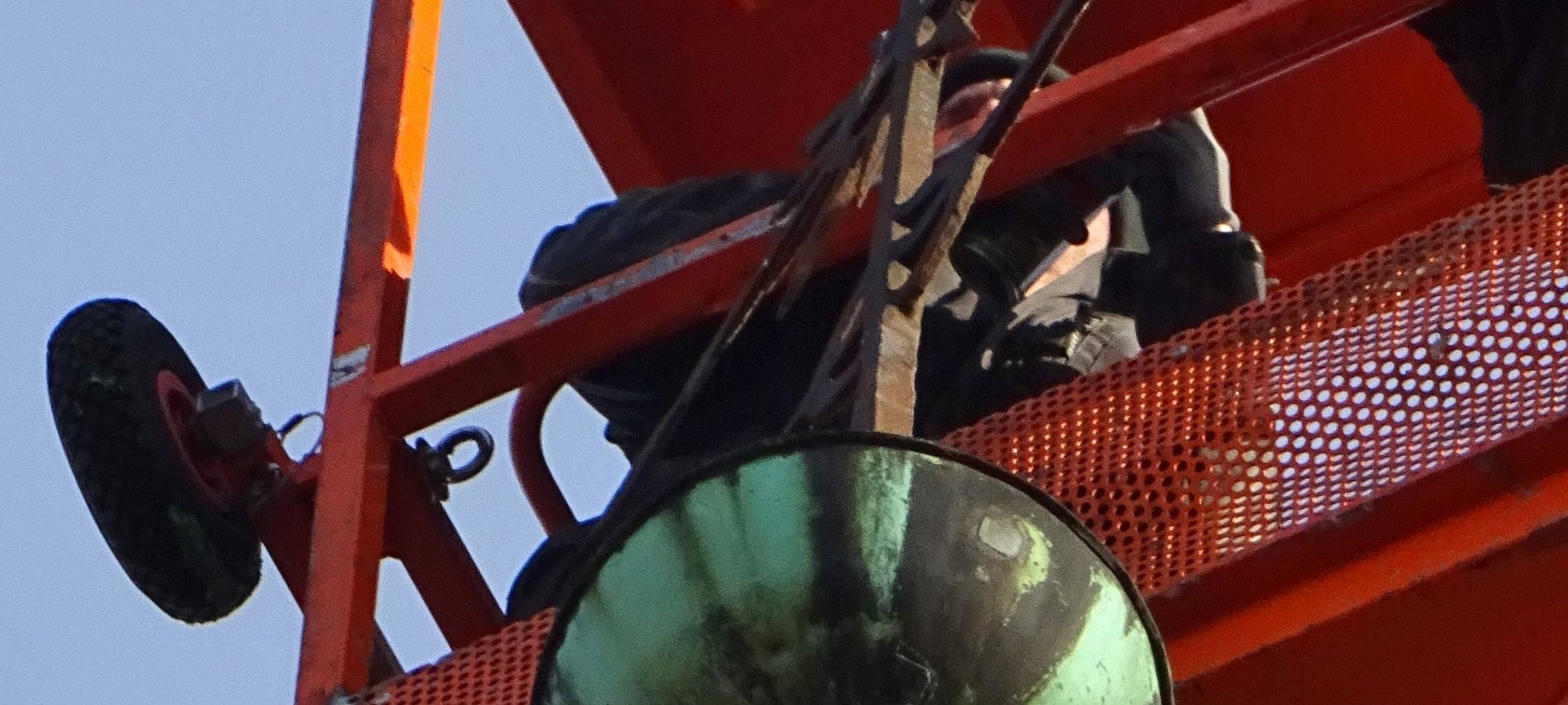 Wetterhahn in Hemer gesichert