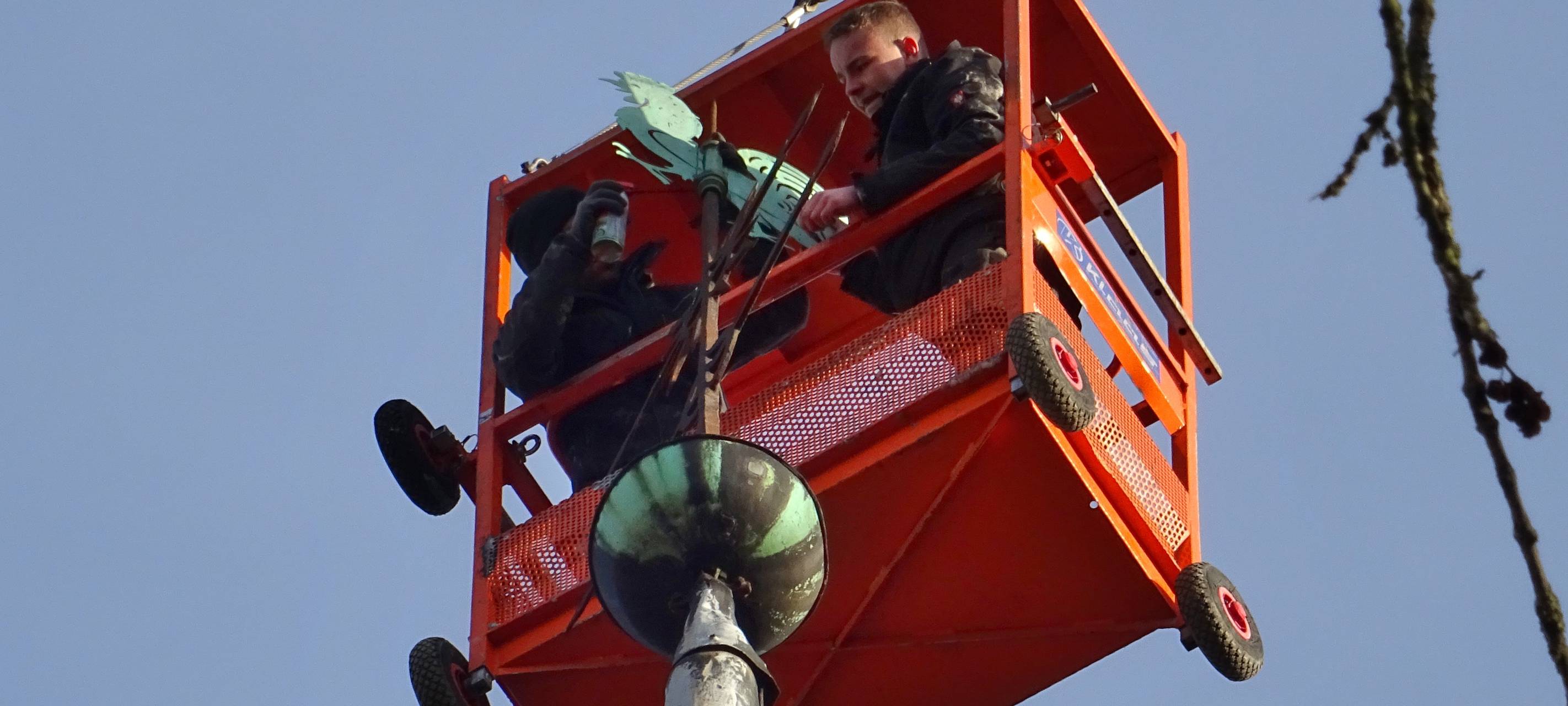 Wetterhahn in Hemer gesichert