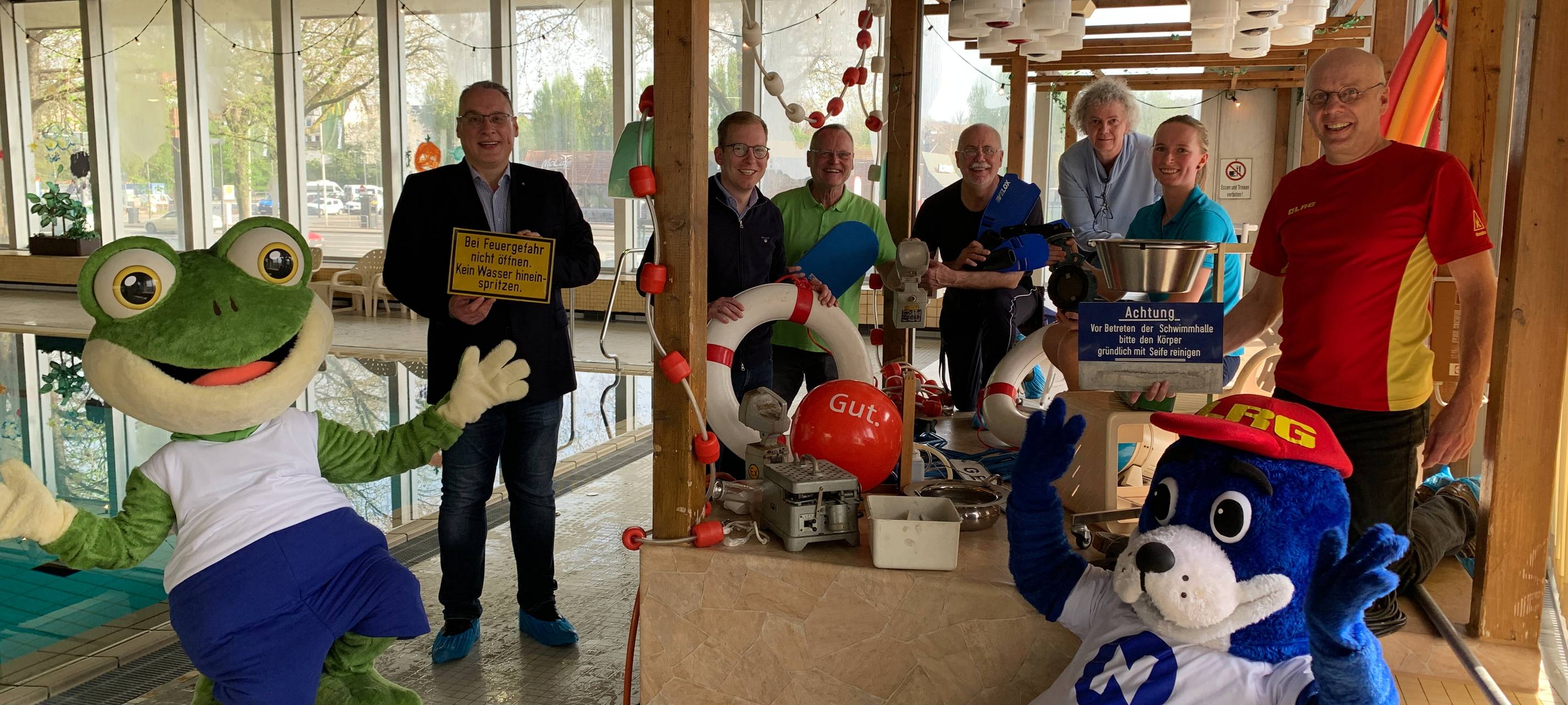 Das Hademarebad in Hemer lädt zur "Abschwimm-Party" ein.