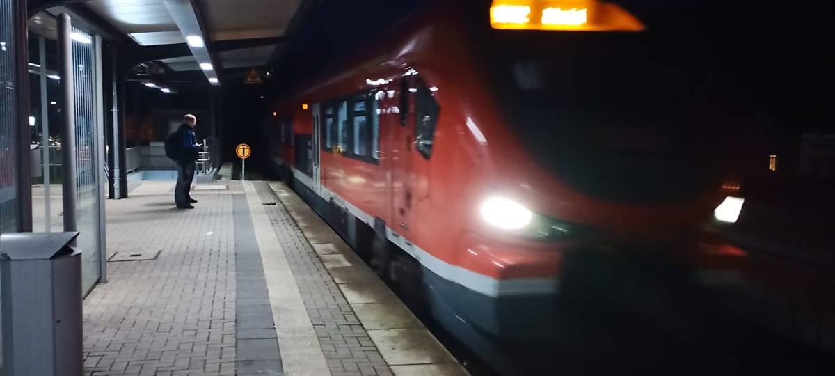 Die RB52 fährt von Lüdenscheid über Lüdenscheid-Brügge, Schalksmühle, Rummenohl, Priorei und Dahl nach Hagen.