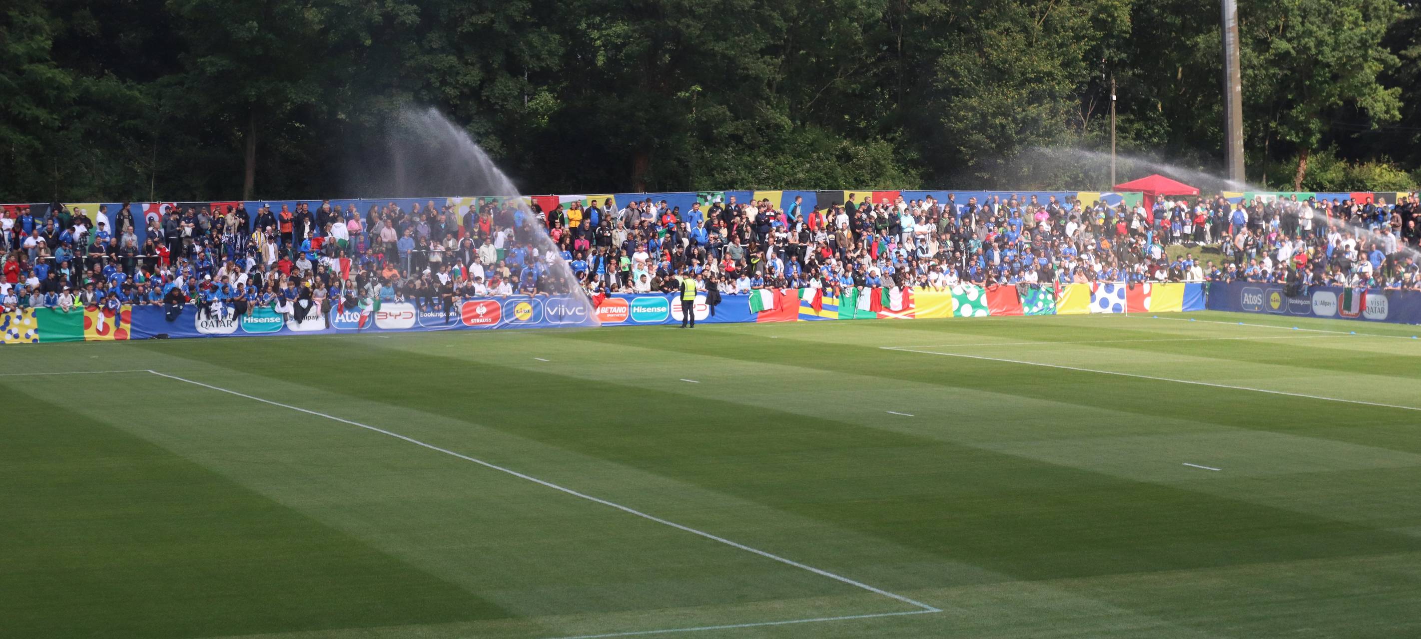 Italienische Fußball-Nationalmannschaft begeistert Fans in Iserlohn