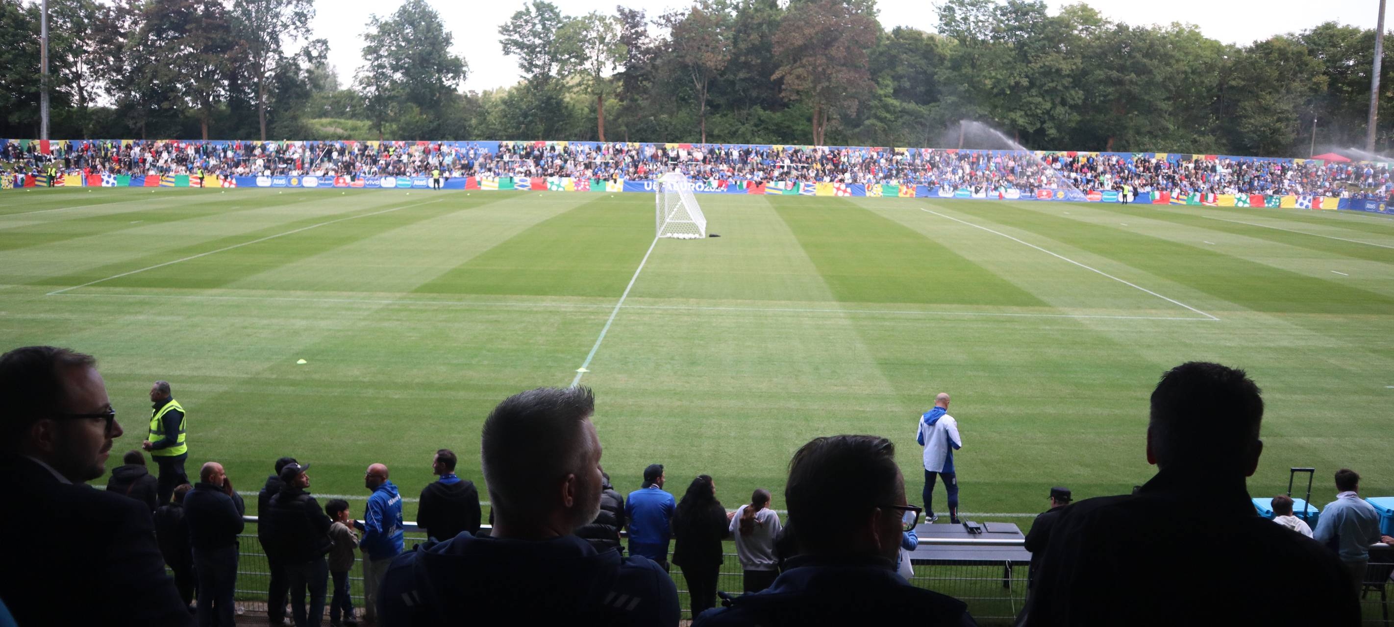 Italienische Fußball-Nationalmannschaft begeistert Fans in Iserlohn