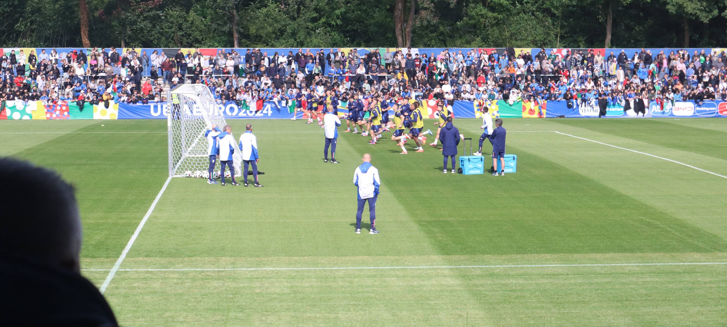 Italienische Fußball-Nationalmannschaft begeistert Fans in Iserlohn