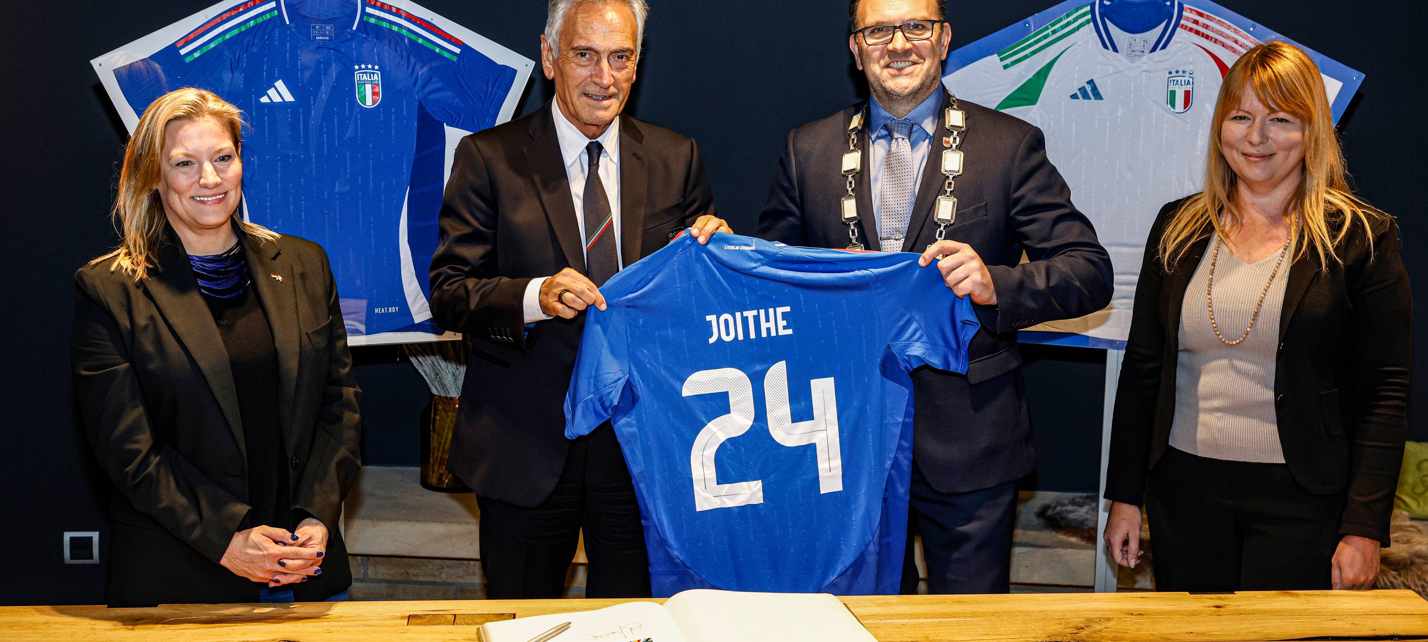 Italienische Fußball-Nationalmannschaft in Iserlohn angekommen