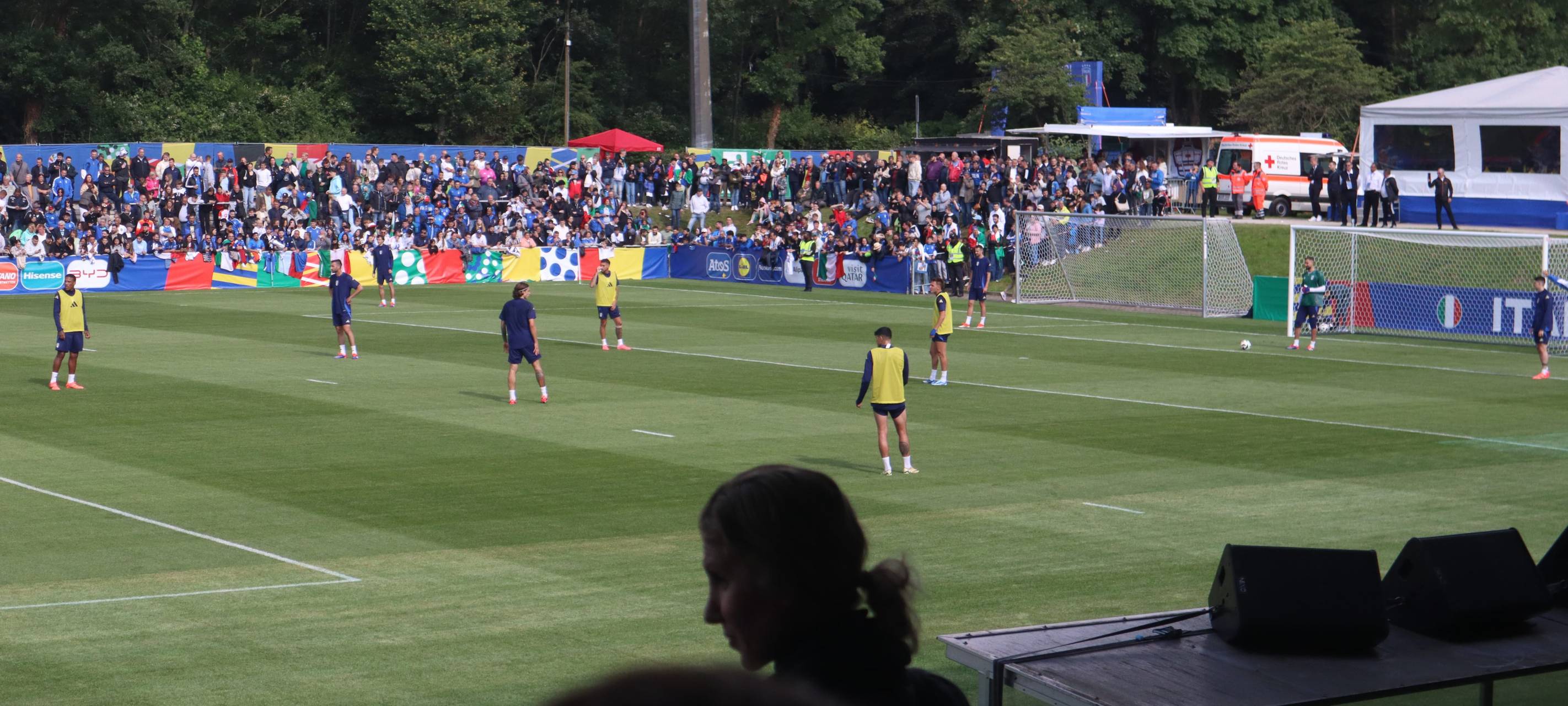 Italienische Fußball-Nationalmannschaft begeistert Fans in Iserlohn