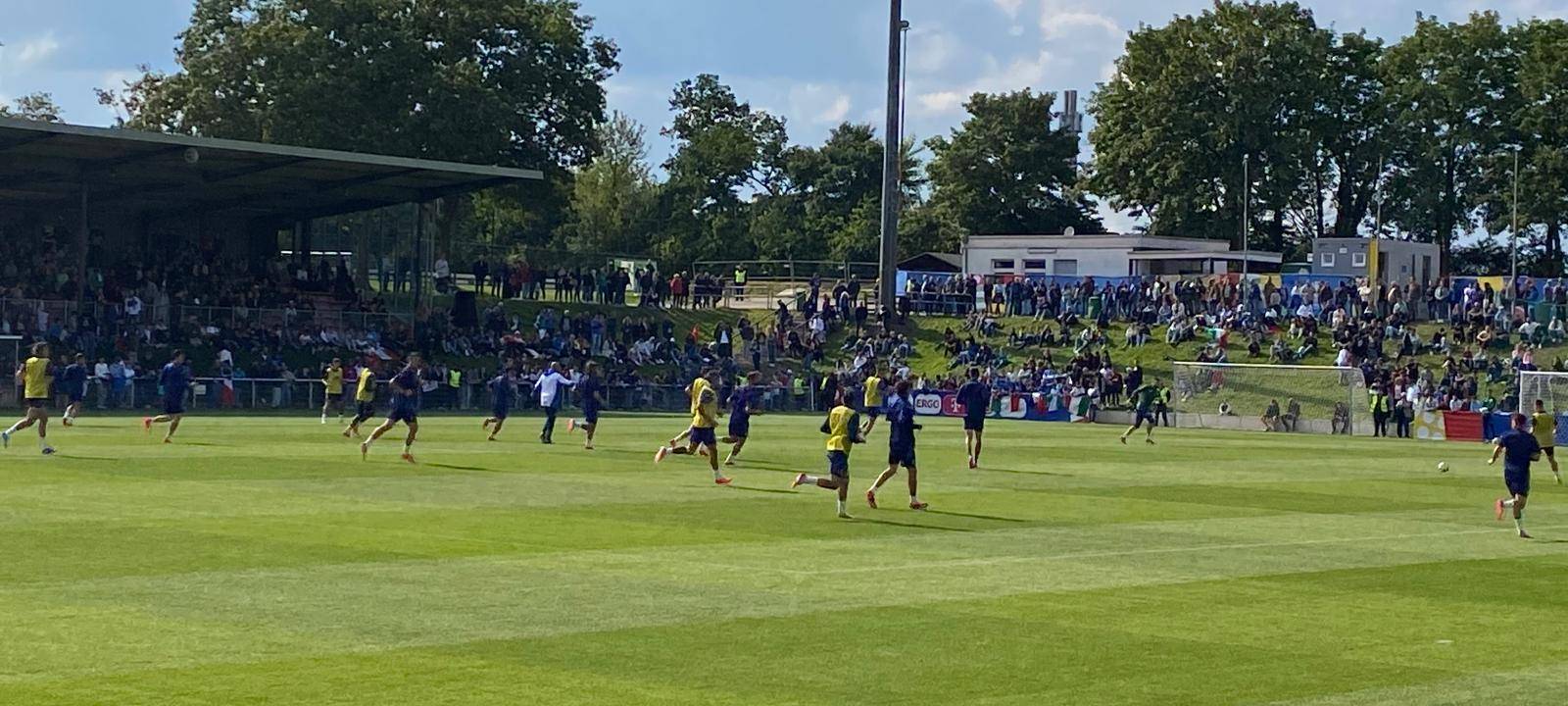 Italienische Fußball-Nationalmannschaft begeistert Fans in Iserlohn