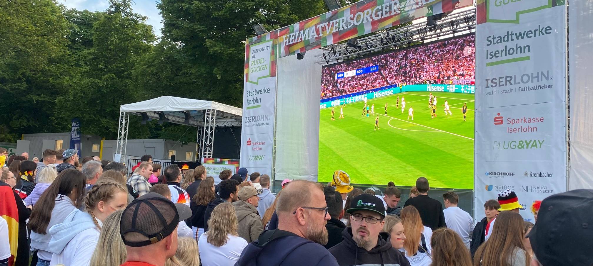 Fußballfans im Märkischen Kreis feiern Nationalelf