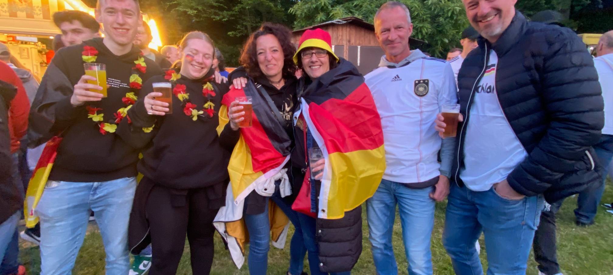 Fußballfans im Märkischen Kreis feiern Nationalelf