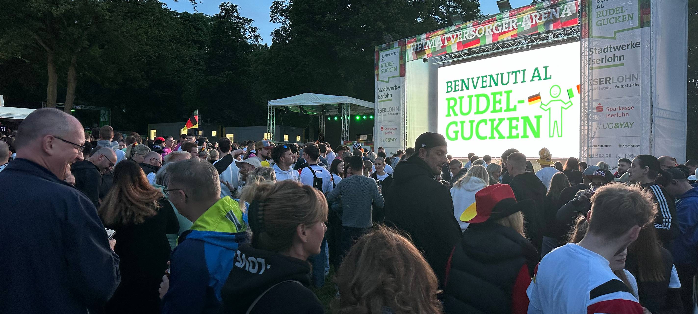 Fußballfans im Märkischen Kreis feiern Nationalelf