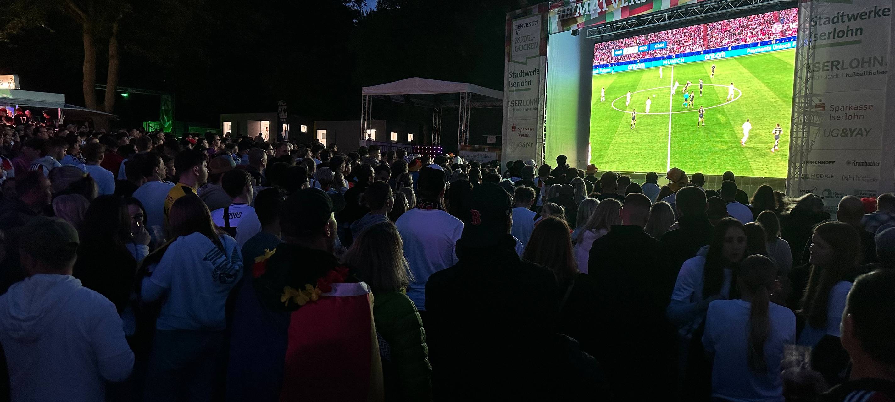 Fußballfans im Märkischen Kreis feiern Nationalelf