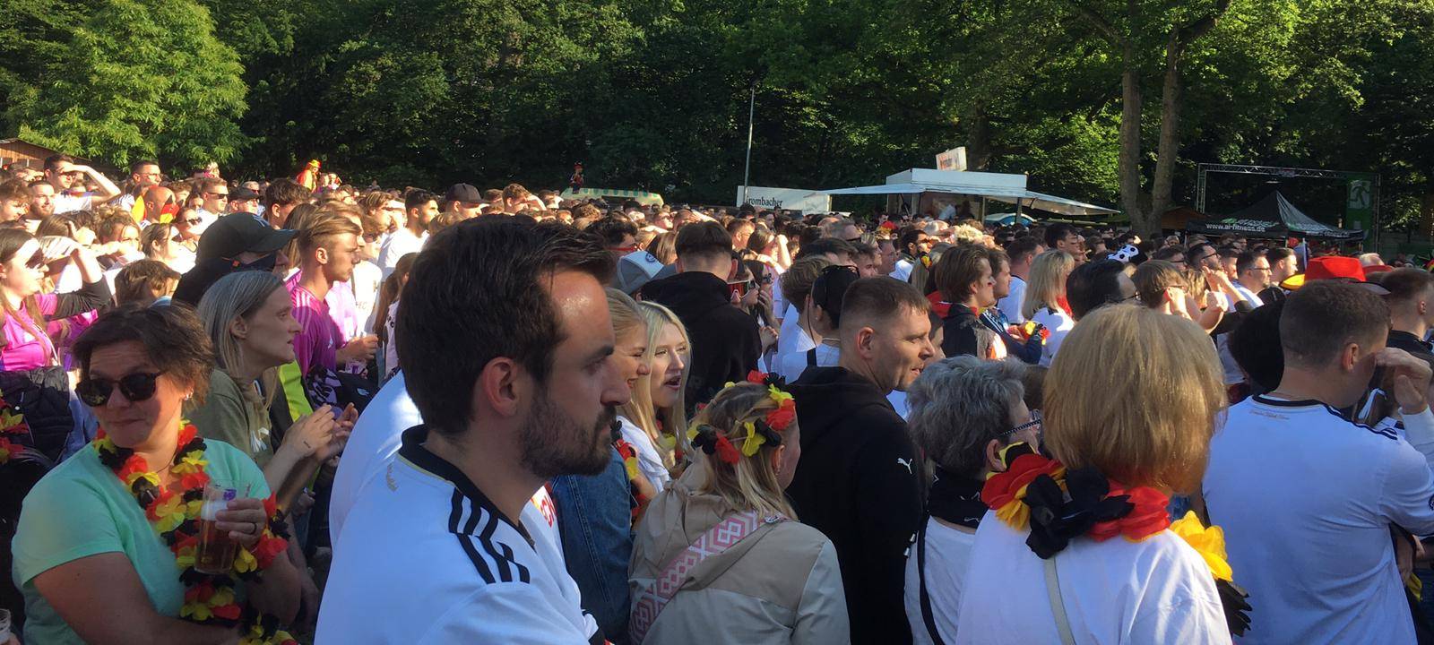 Fußballfans im Märkischen Kreis feiern Nationalelf