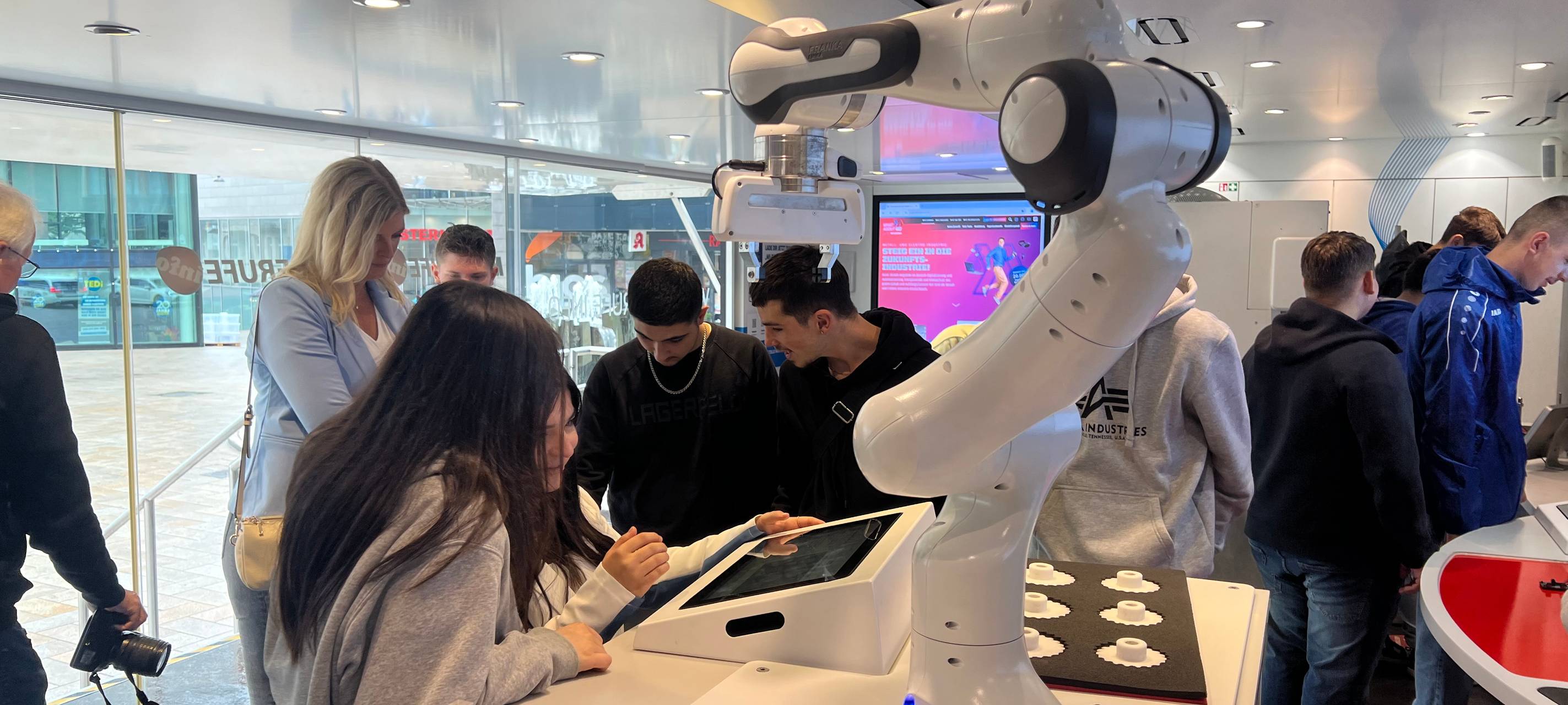Info-Truck auf dem Lüdenscheider Sternplatz