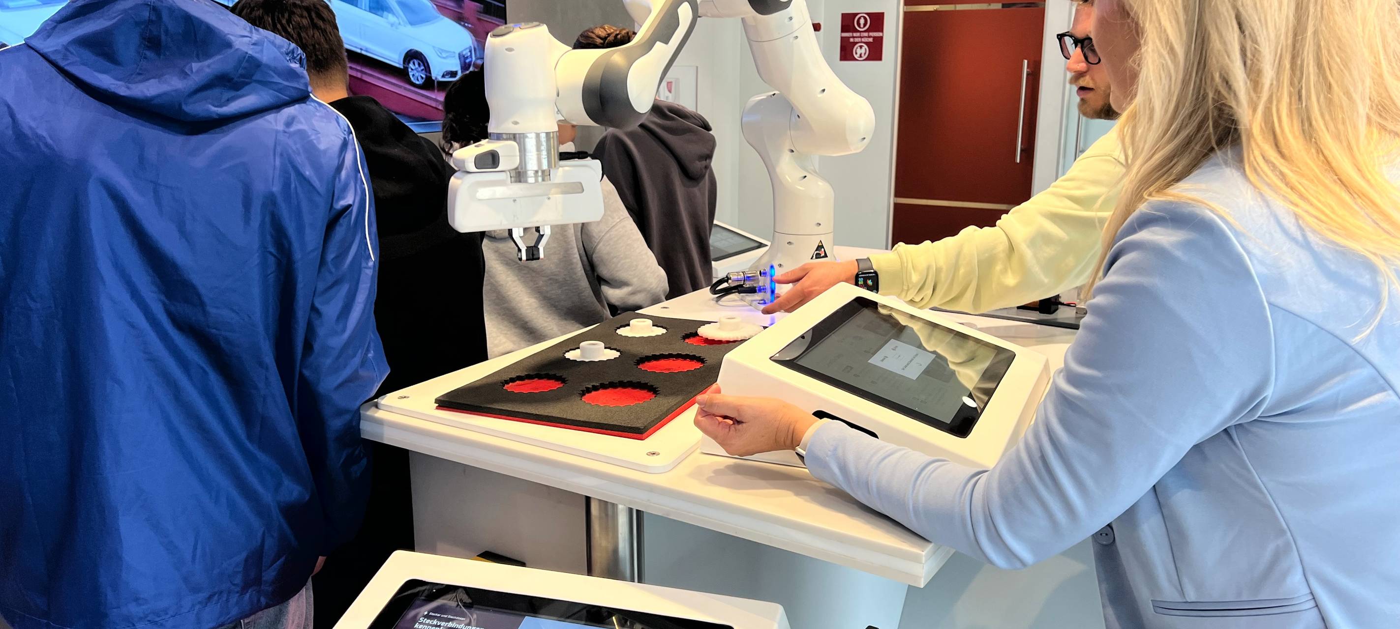 Info-Truck auf dem Lüdenscheider Sternplatz