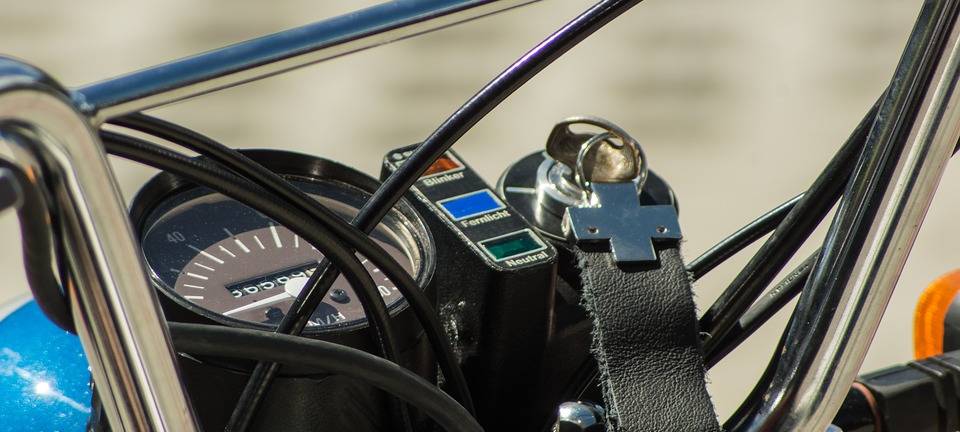 Schnelles Mofa - lahmer Läufer