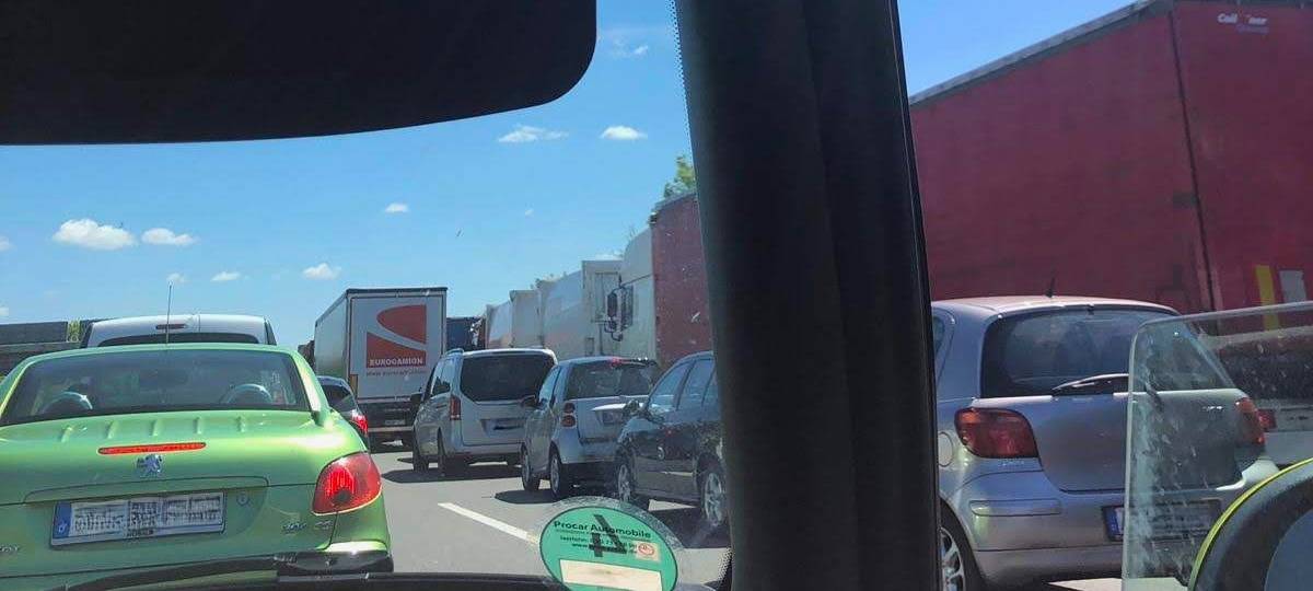 Lange Staus zum Ferienwochenende