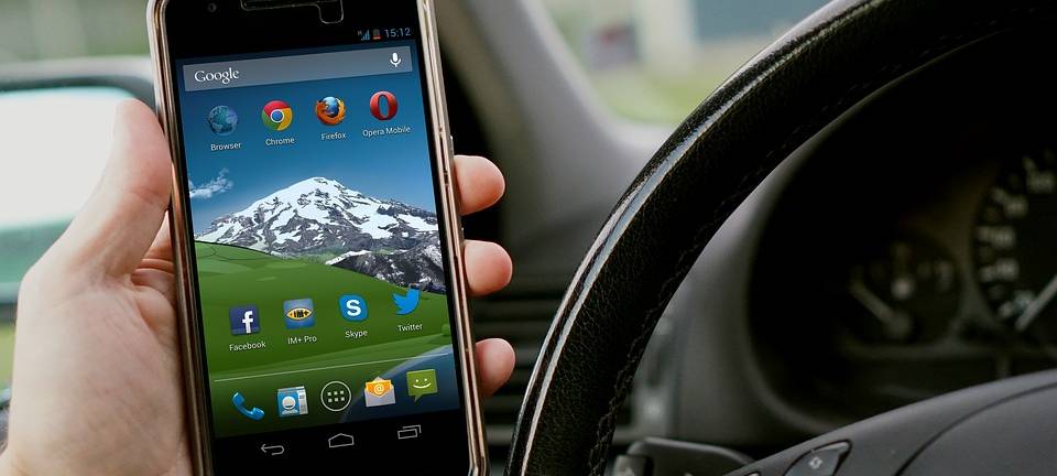 Zwischenbilanz: Wenig Autofahrer mit Handy am Ohr