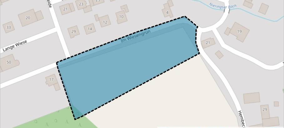 Die geplante Wohnbebauung schließt an die nördlich gelegene Wohnbebauung „Am Iserbach“ an und umfasst sieben Baugrundstücke am "Im Wiesengrün".