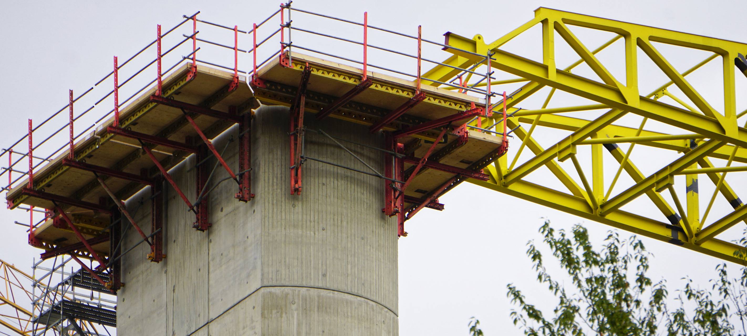 Stück für Stück wächst die neue Rahmedetalbrücke in Lüdenscheid über das Tal