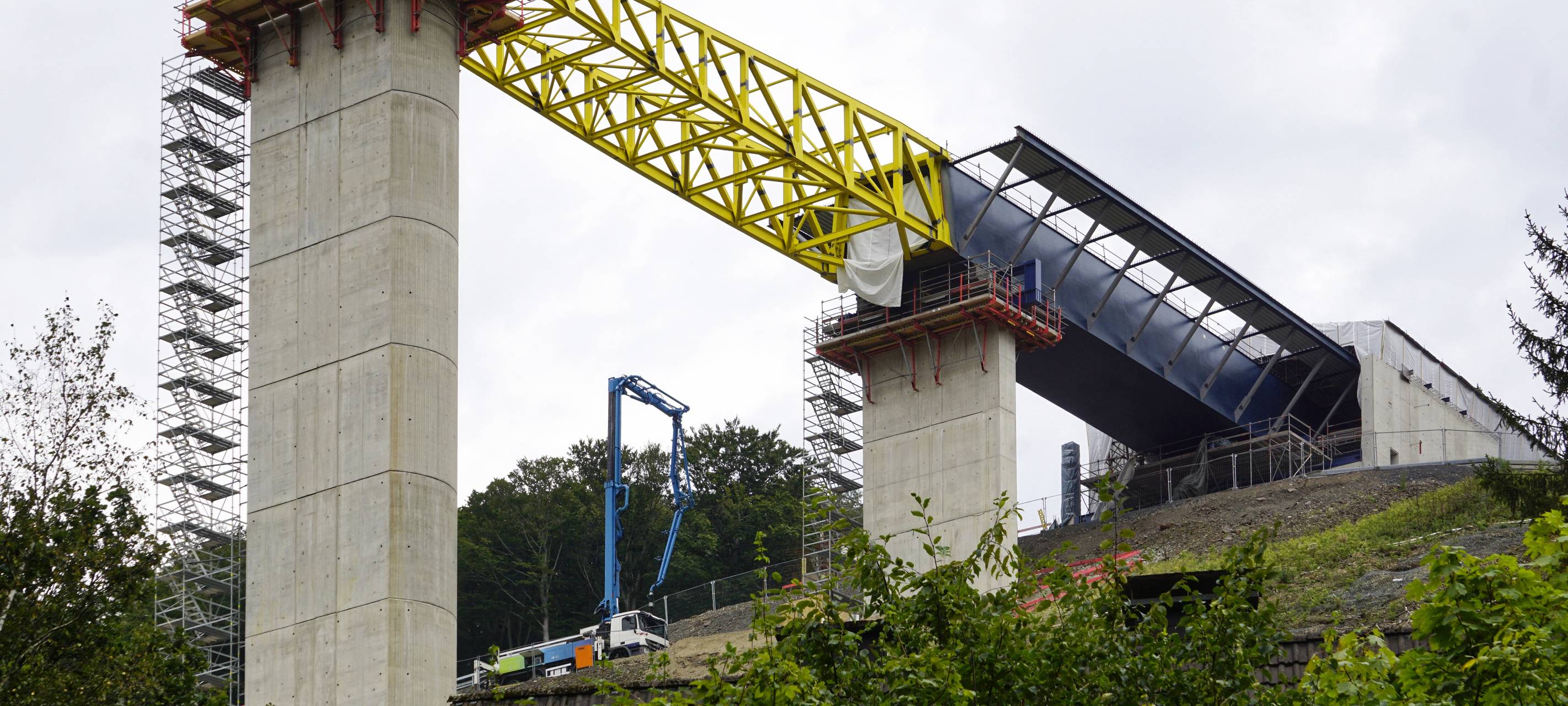 Neue Rahmedetalbrücke wächst.