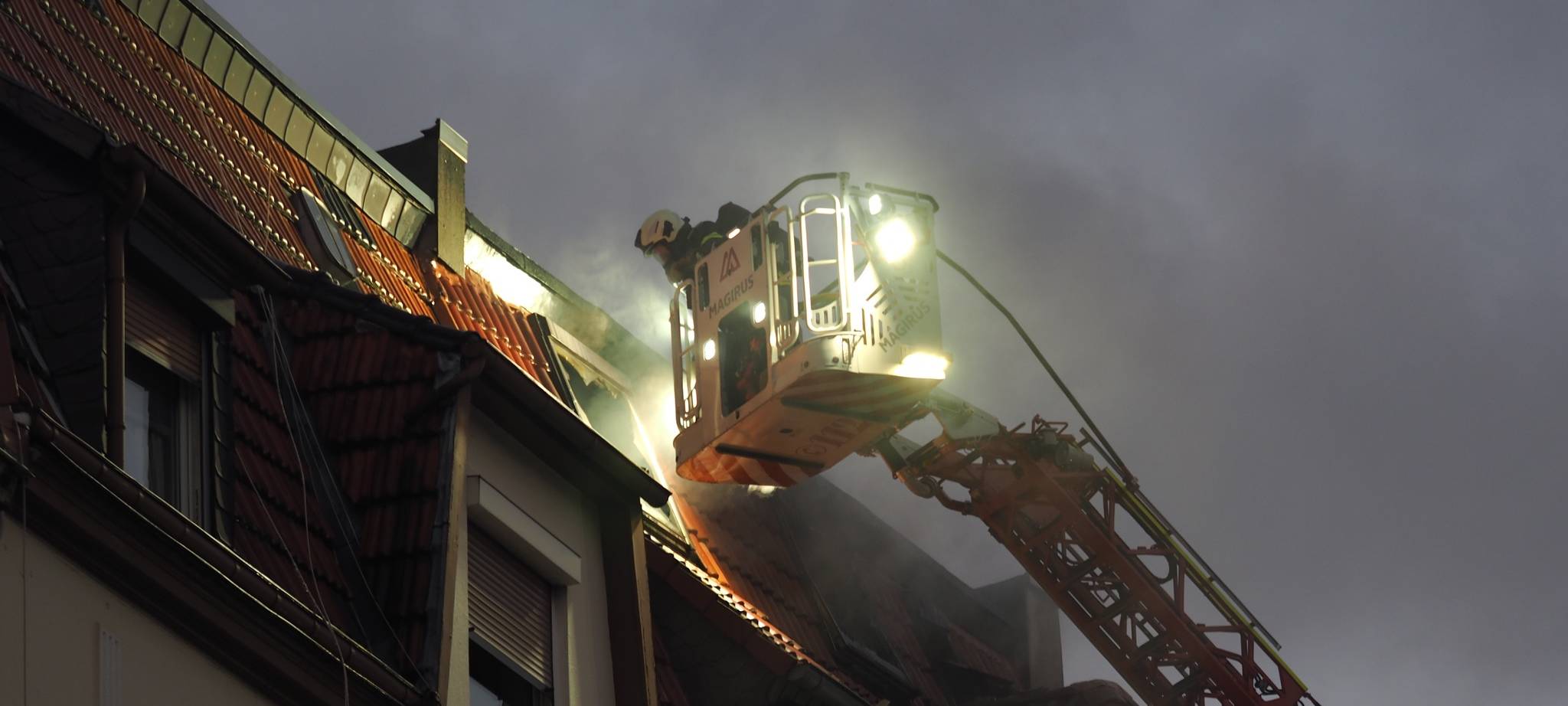 Wohnungsbrand in Mehrfamilienhaus in Iserlohn: Zwei Personen gerettet
