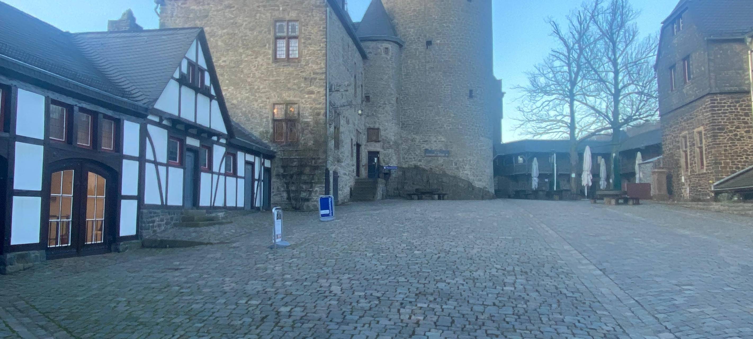 Innenhof Burg Altena