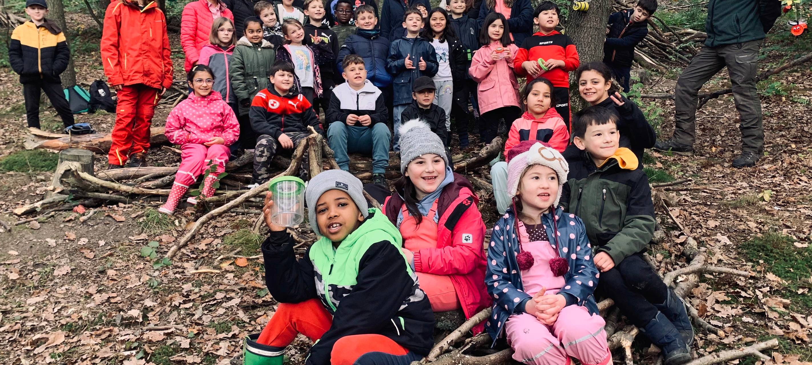 Kinder lernen Deutsch im Letmather Wald