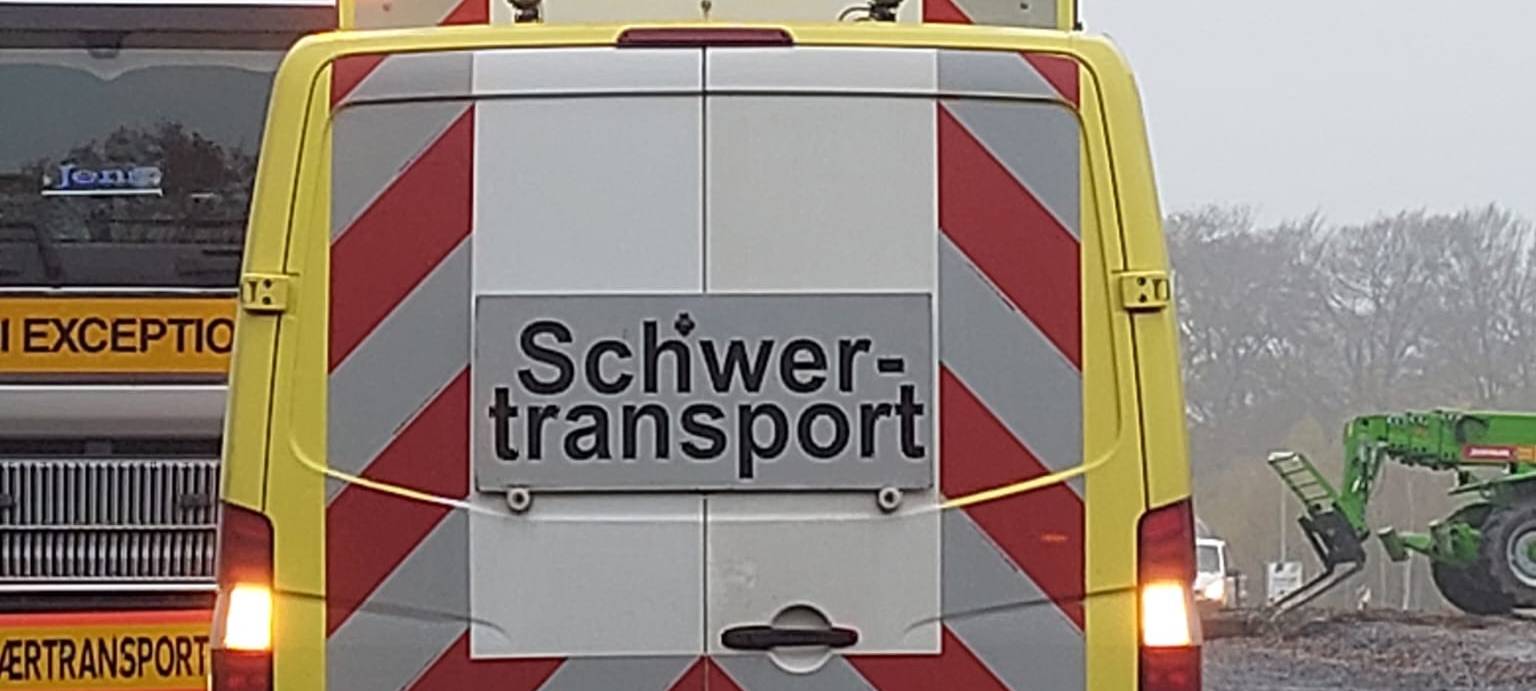 Schwertransport für Windpark rollt durch Hemer