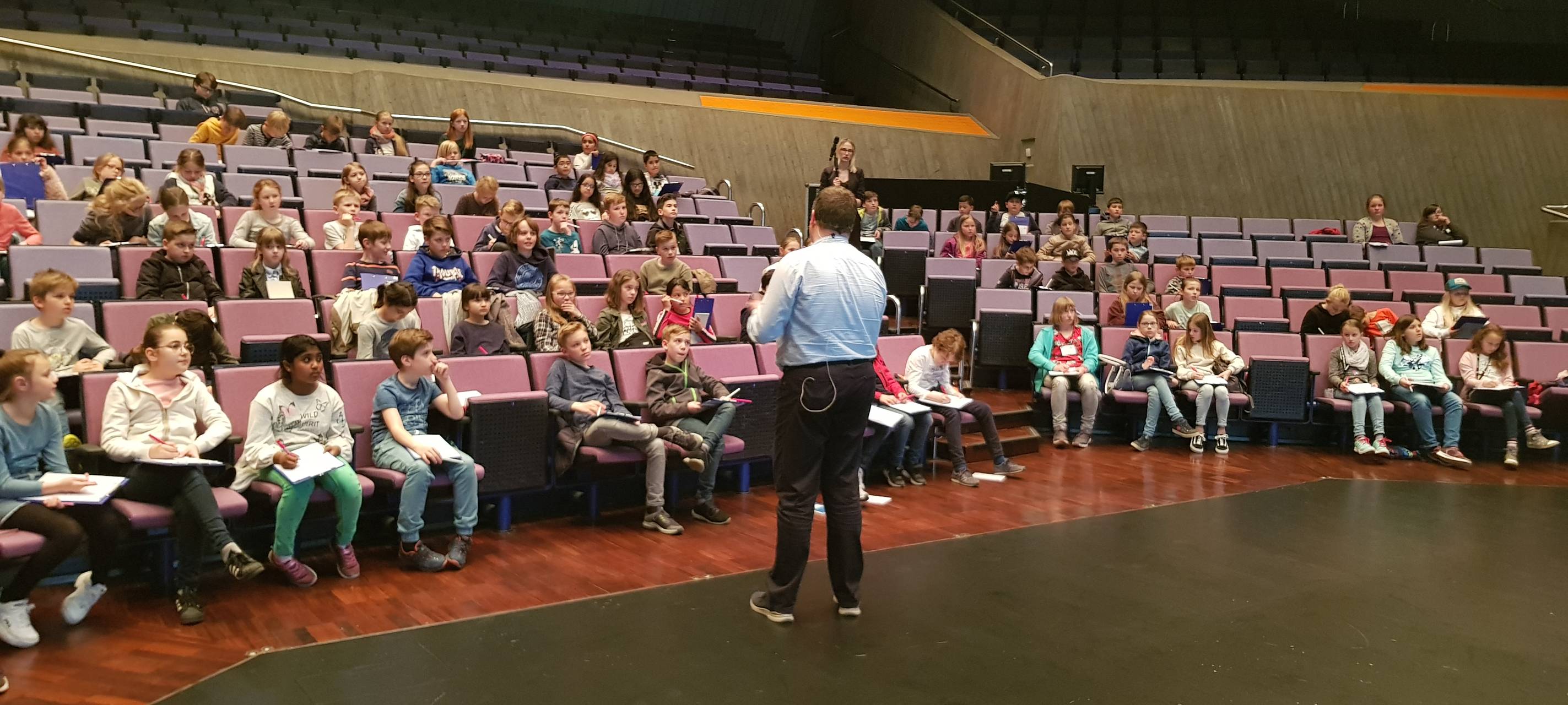 Kinderuni: Wie zählt ein Computer?