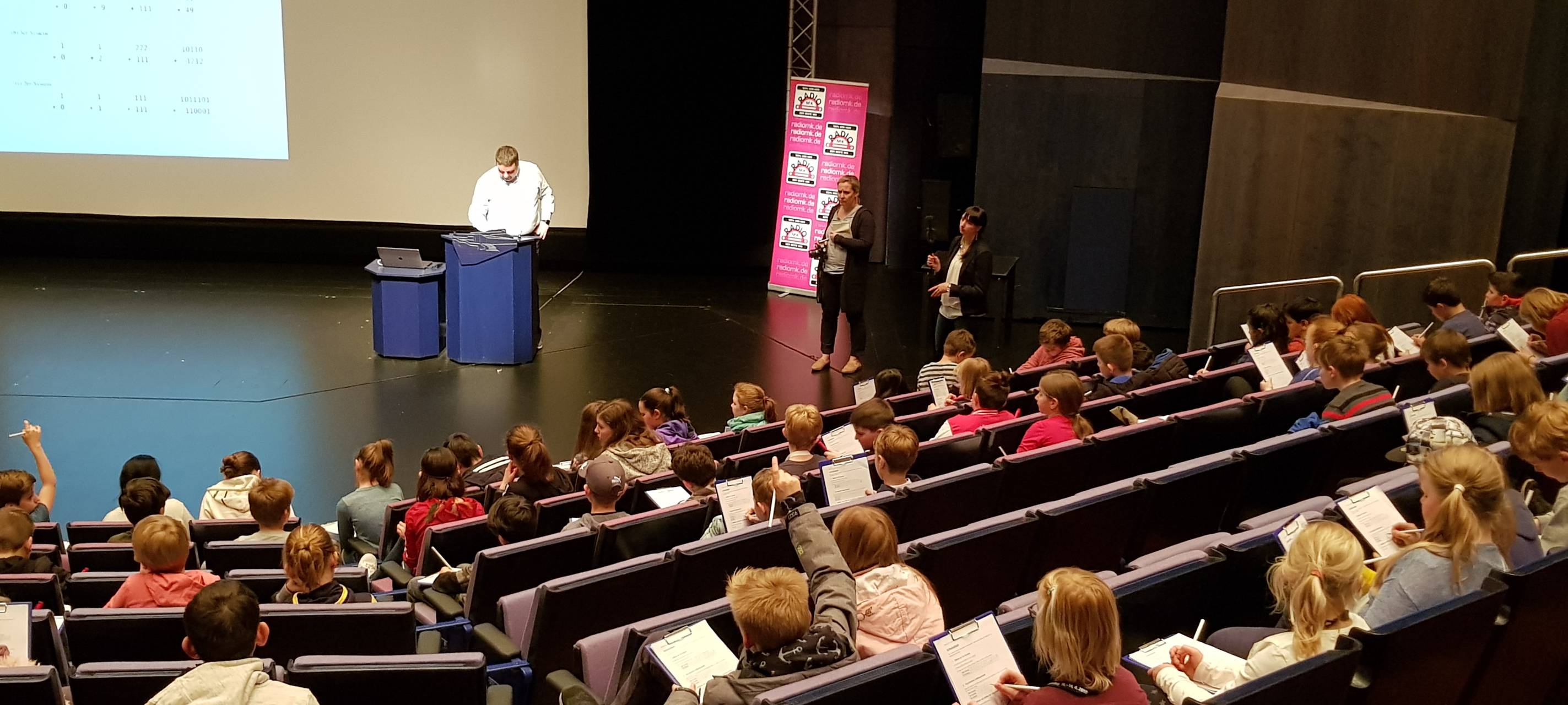 Kinderuni: Wie zählt ein Computer?