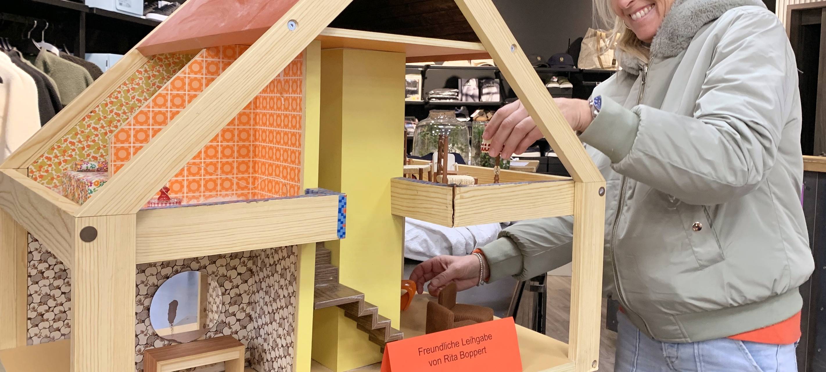 Lüdenscheider Läden präsentieren Puppenstuben