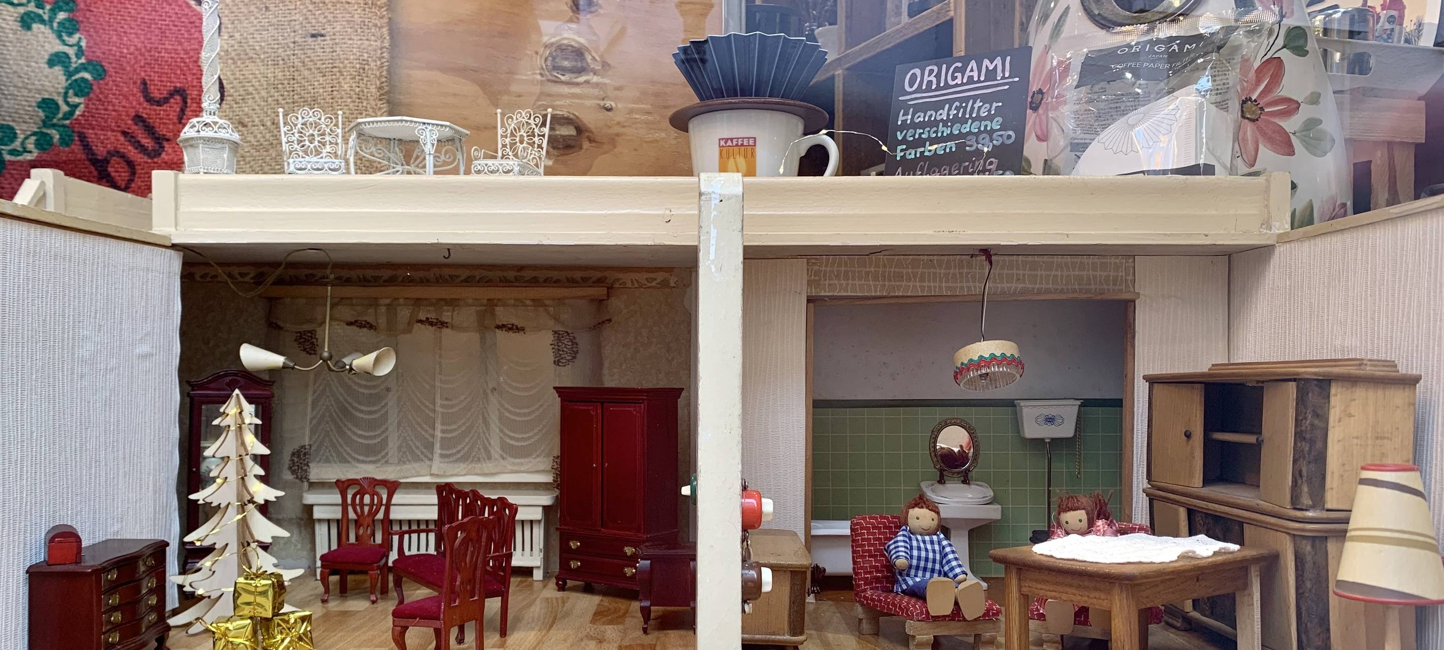 Lüdenscheider Läden präsentieren Puppenstuben