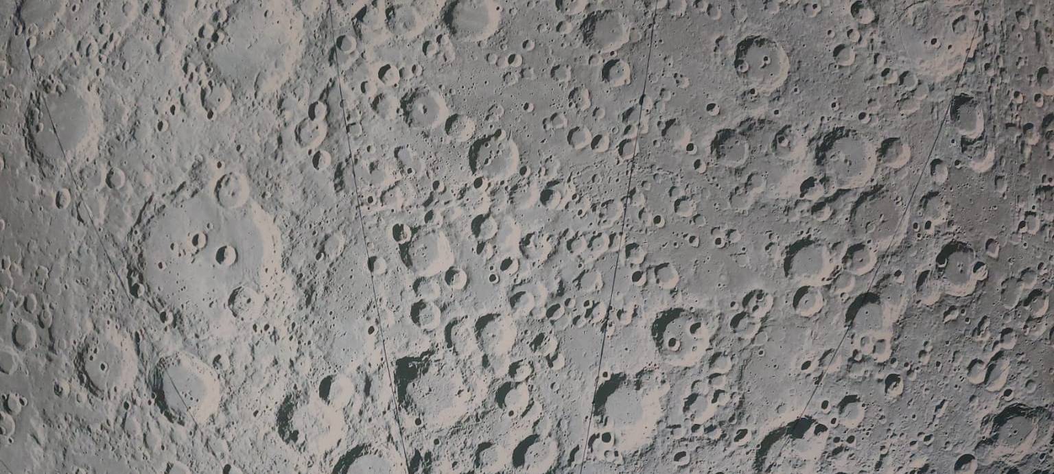 Riesiger Mond im Kiliansdom