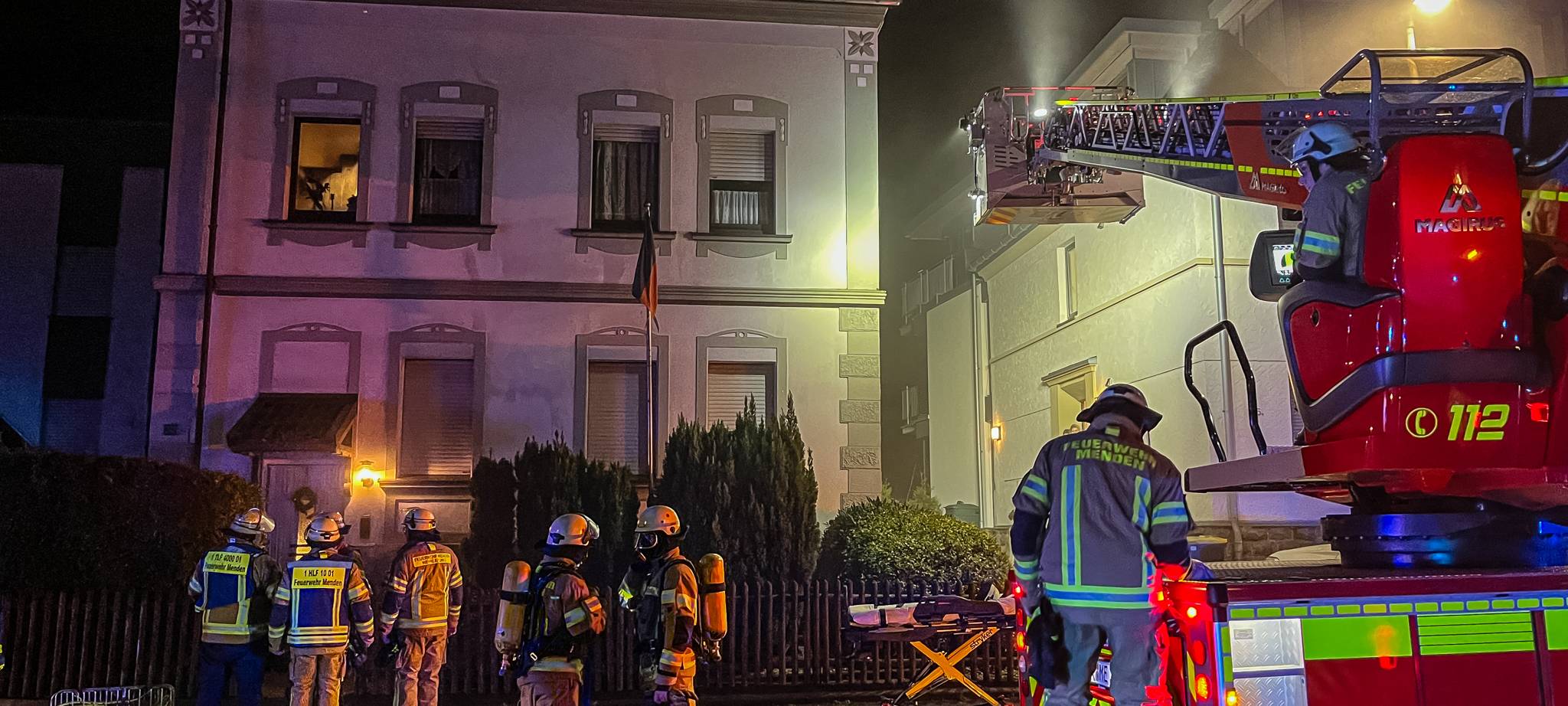 Tannenbaum sorgt für Wohnungsbrand in Menden