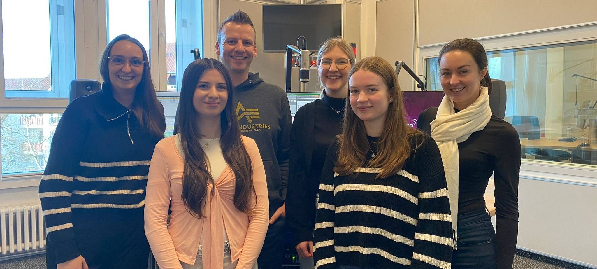 Azubi Action zu Besuch im Radio MK Studio