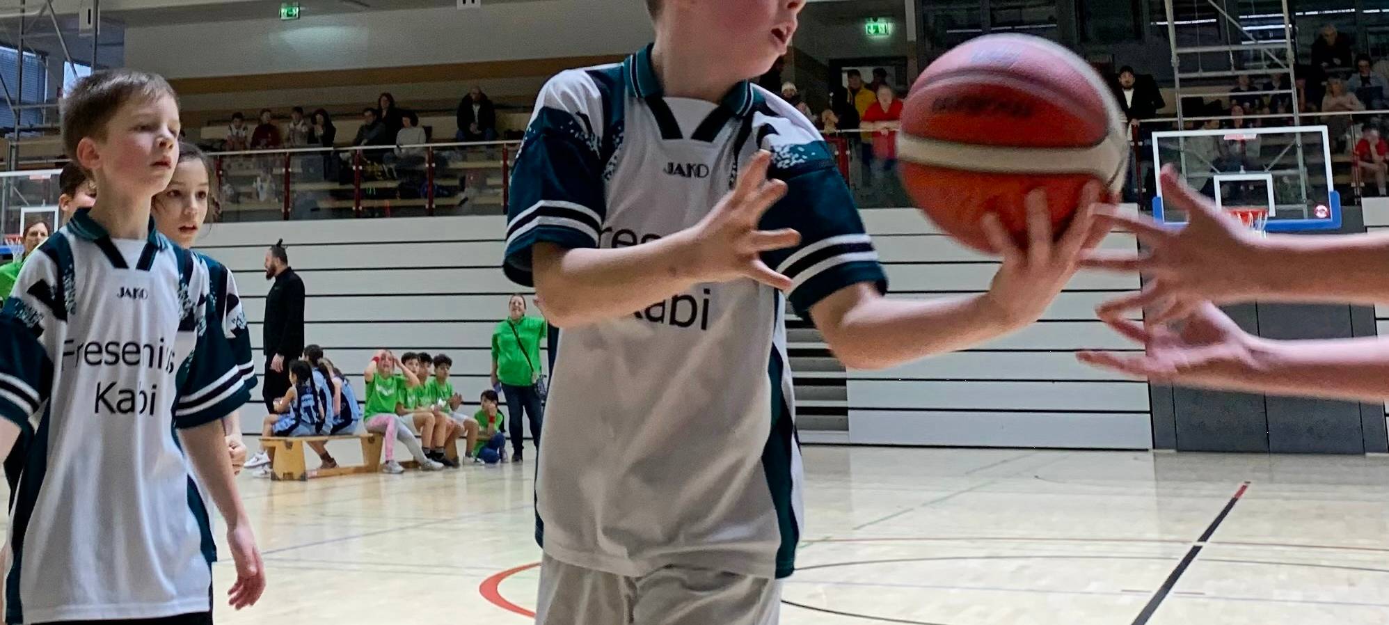 Korb auf Korb bei der Basketball-Kreismeisterschaft