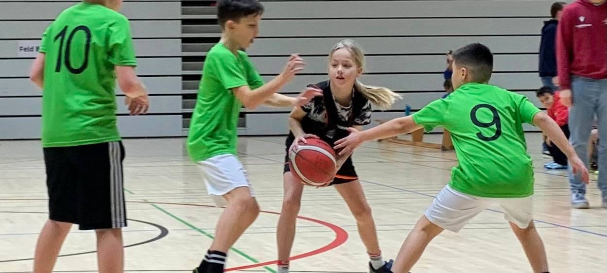 Korb auf Korb bei der Basketball-Kreismeisterschaft