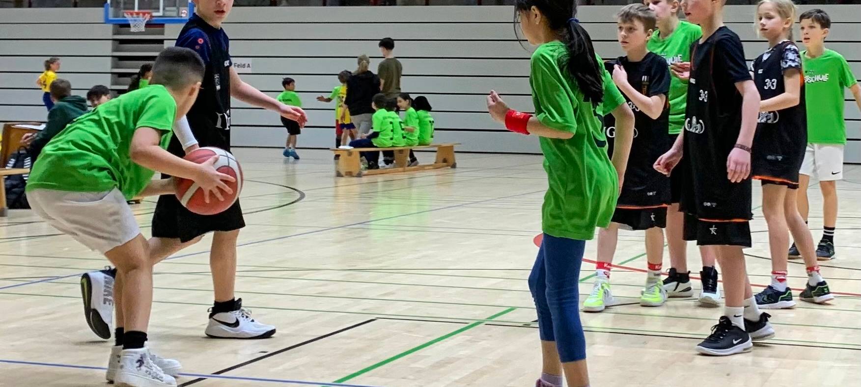 Korb auf Korb bei der Basketball-Kreismeisterschaft