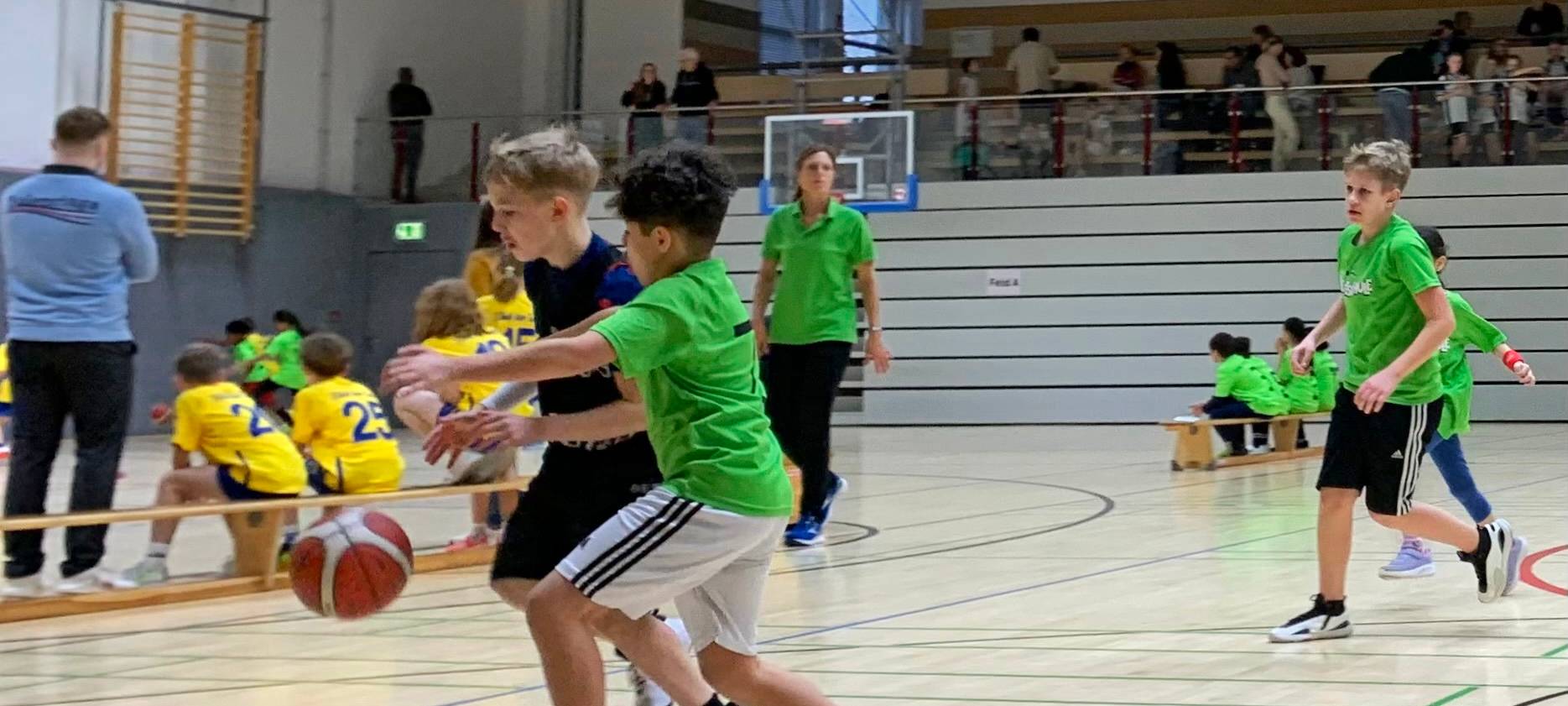 Korb auf Korb bei der Basketball-Kreismeisterschaft