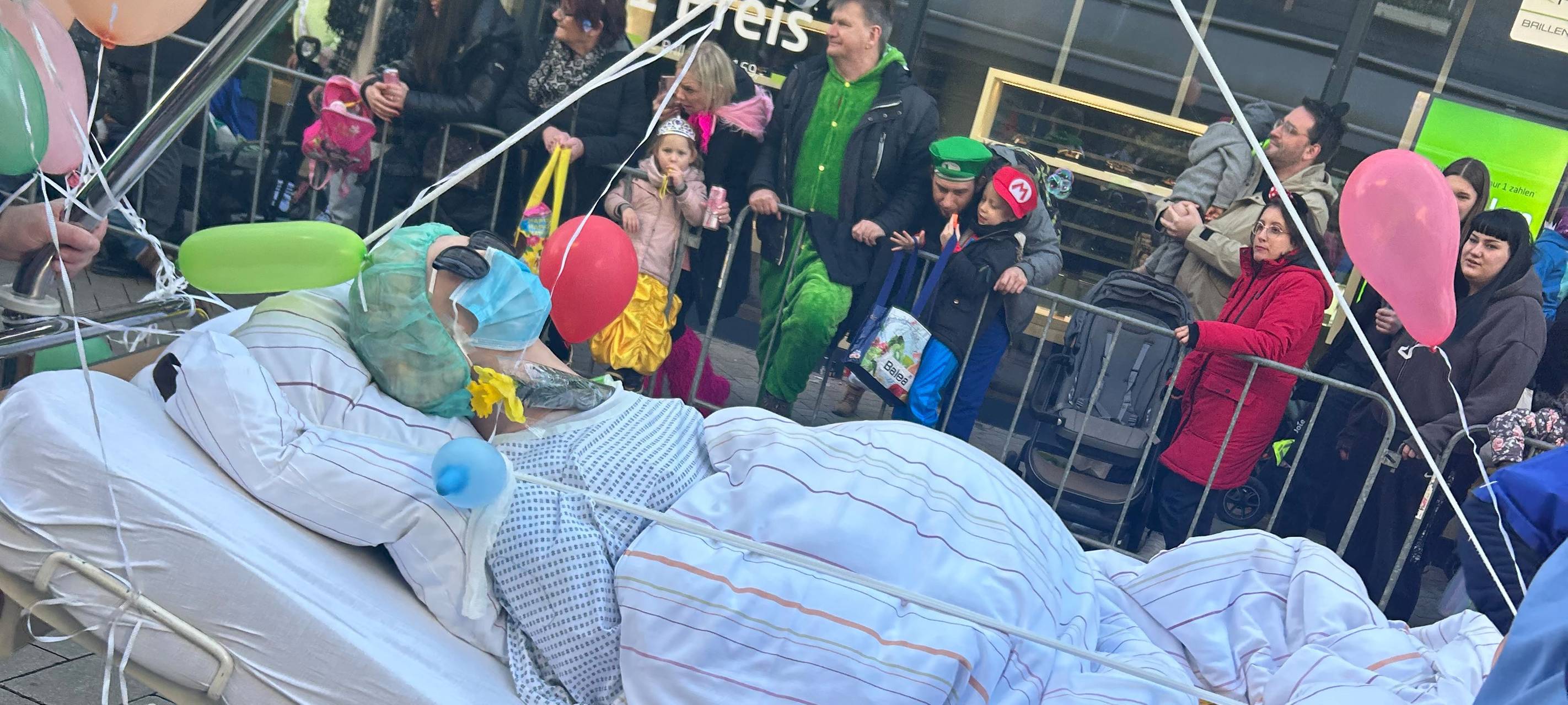 Menden Helau! - Der Karnevalszug am Tulpensonntag