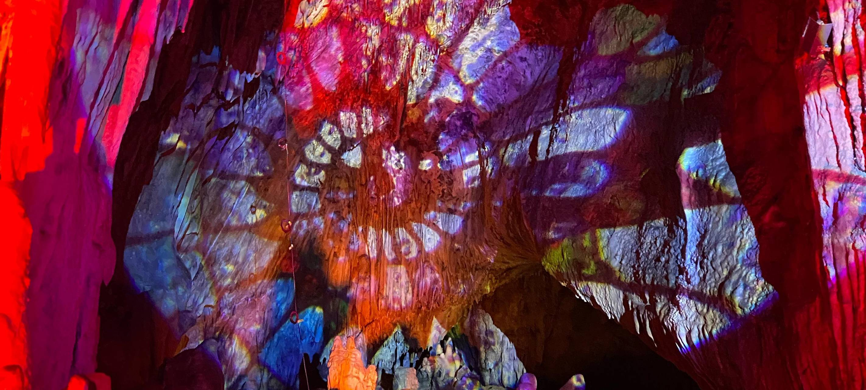 Höhlenlichter in der Iserlohner Dechenhöhle