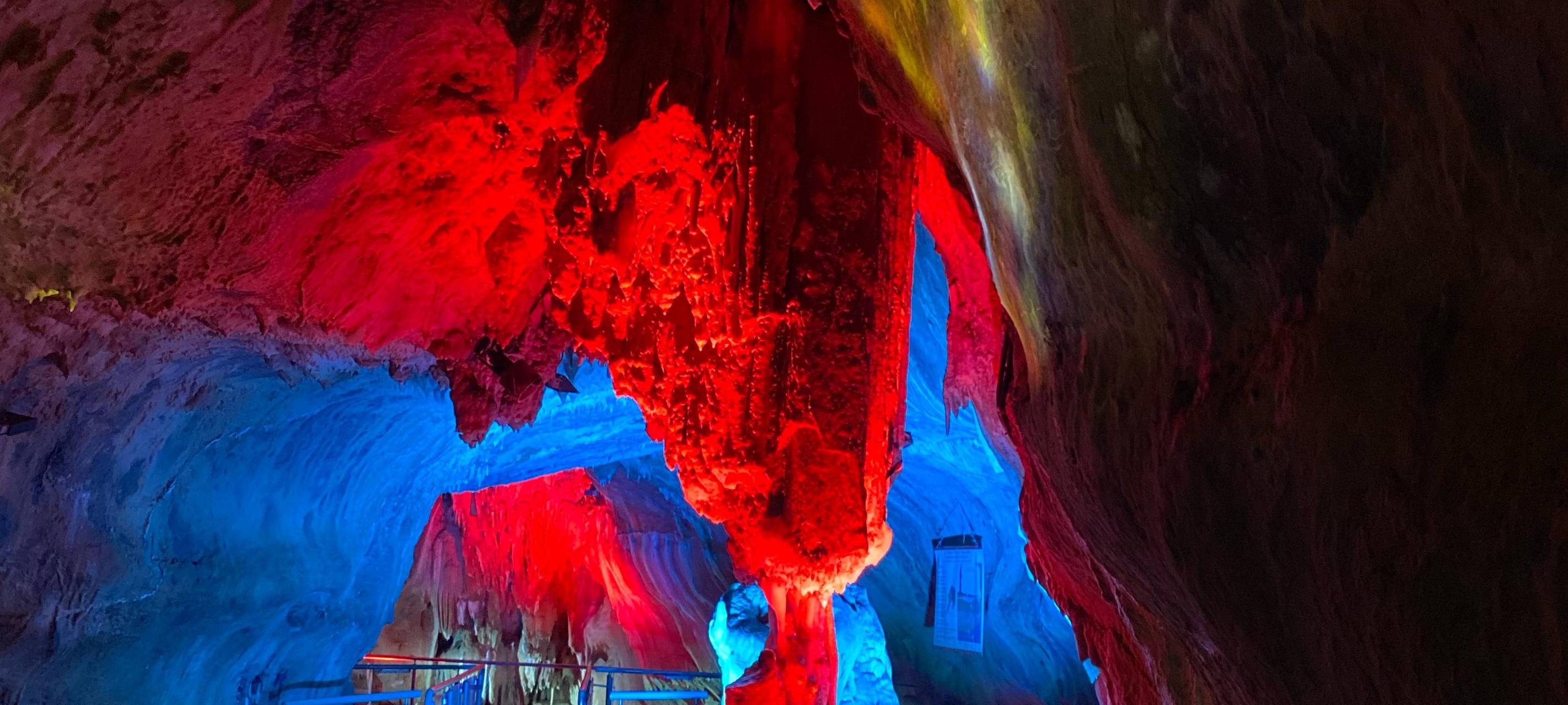 Höhlenlichter in der Iserlohner Dechenhöhle