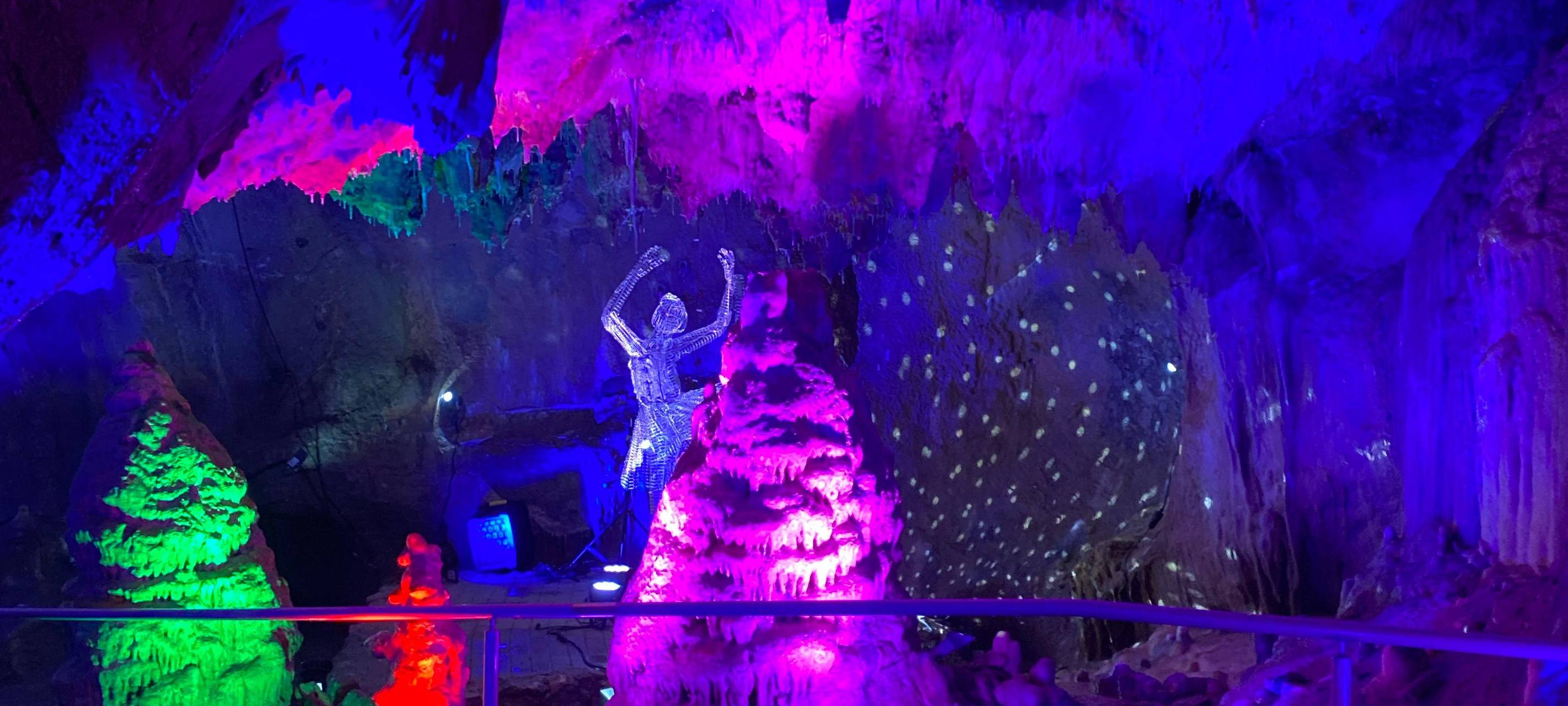 Höhlenlichter in der Iserlohner Dechenhöhle