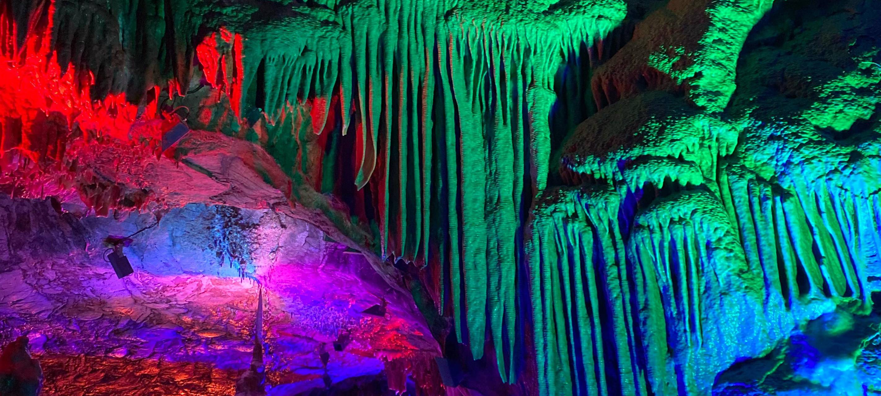 Höhlenlichter in der Iserlohner Dechenhöhle