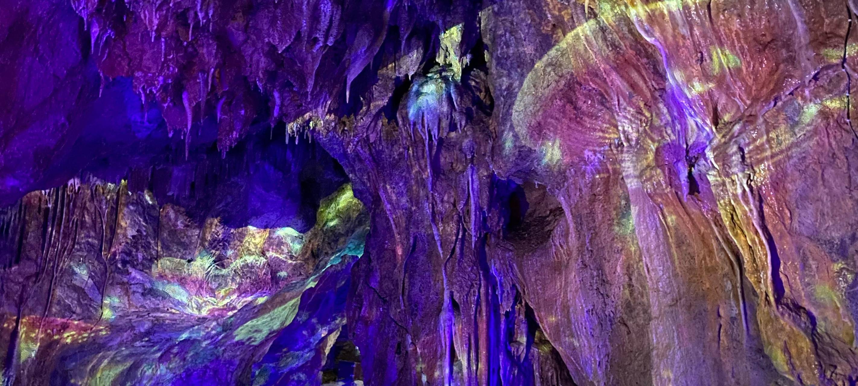 Höhlenlichter in der Iserlohner Dechenhöhle
