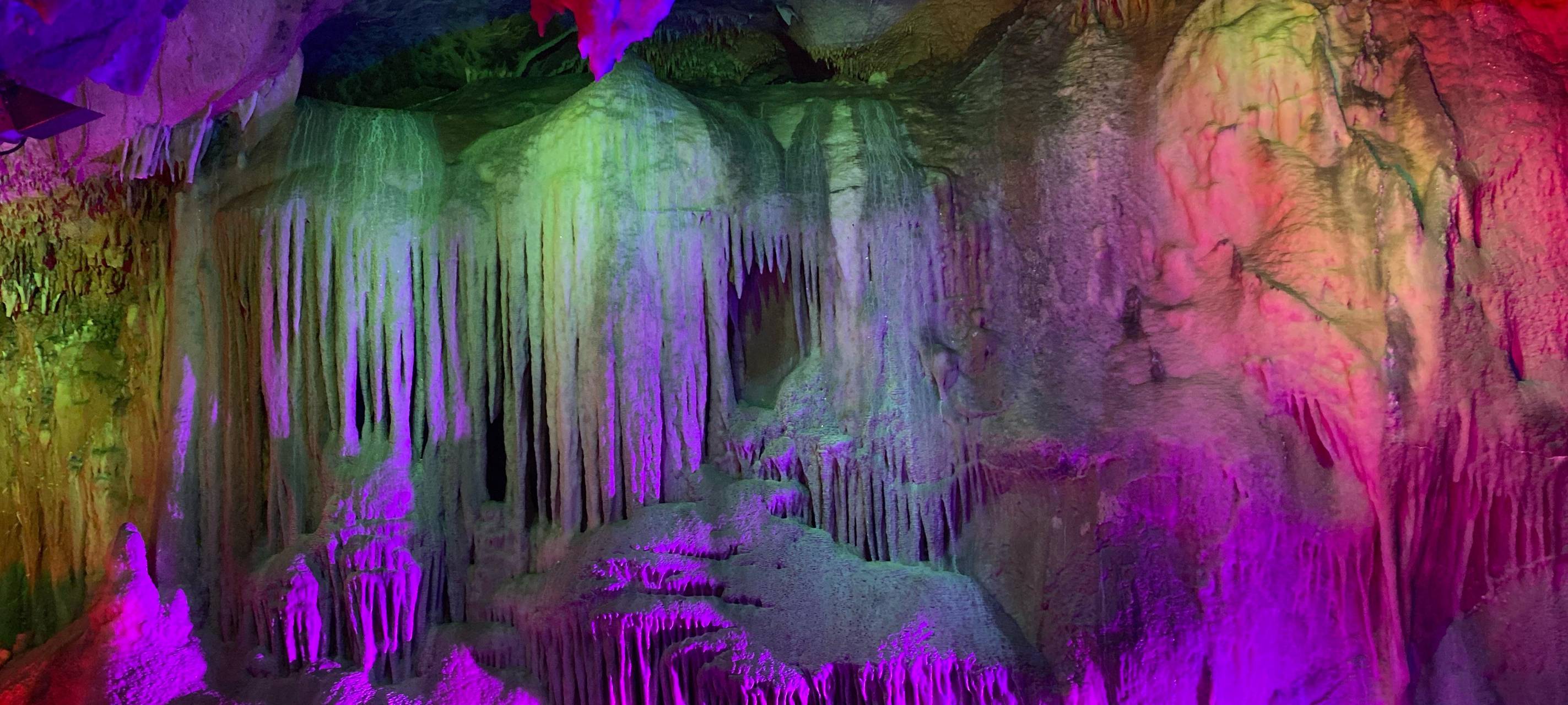 Höhlenlichter in der Iserlohner Dechenhöhle